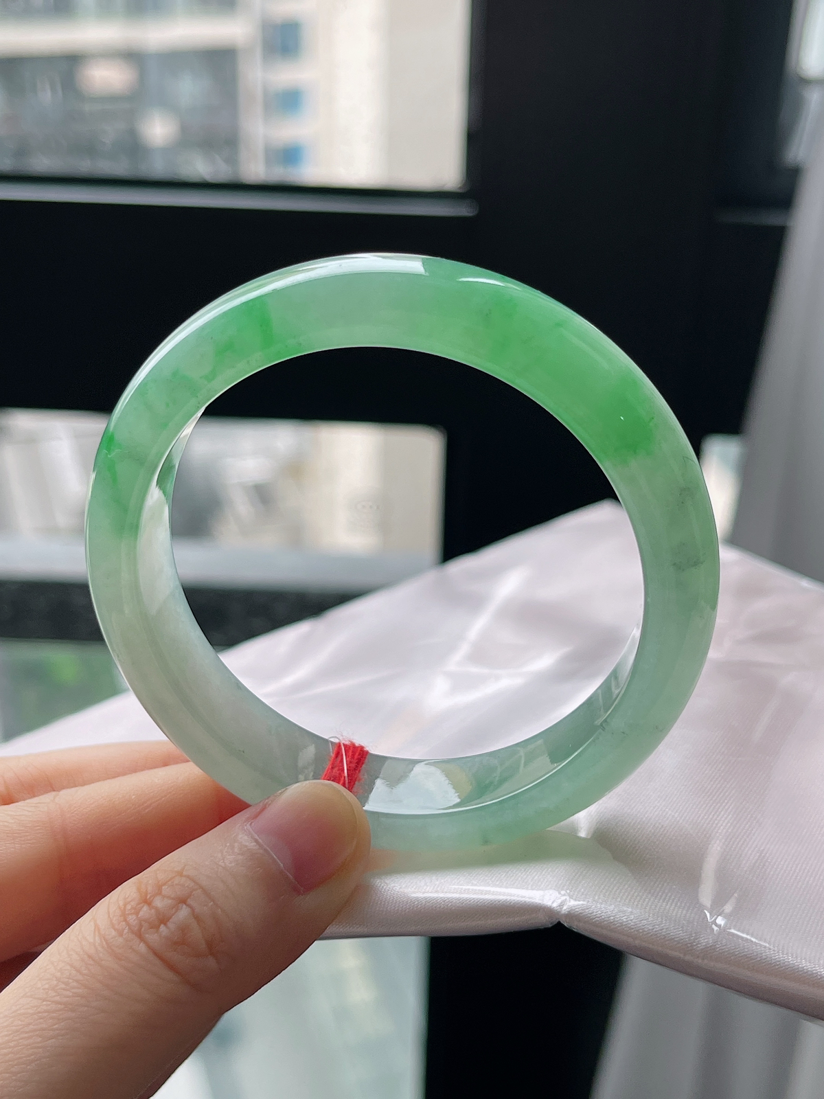 正圈55.3圈口，翡翠冰糯种飘绿手镯