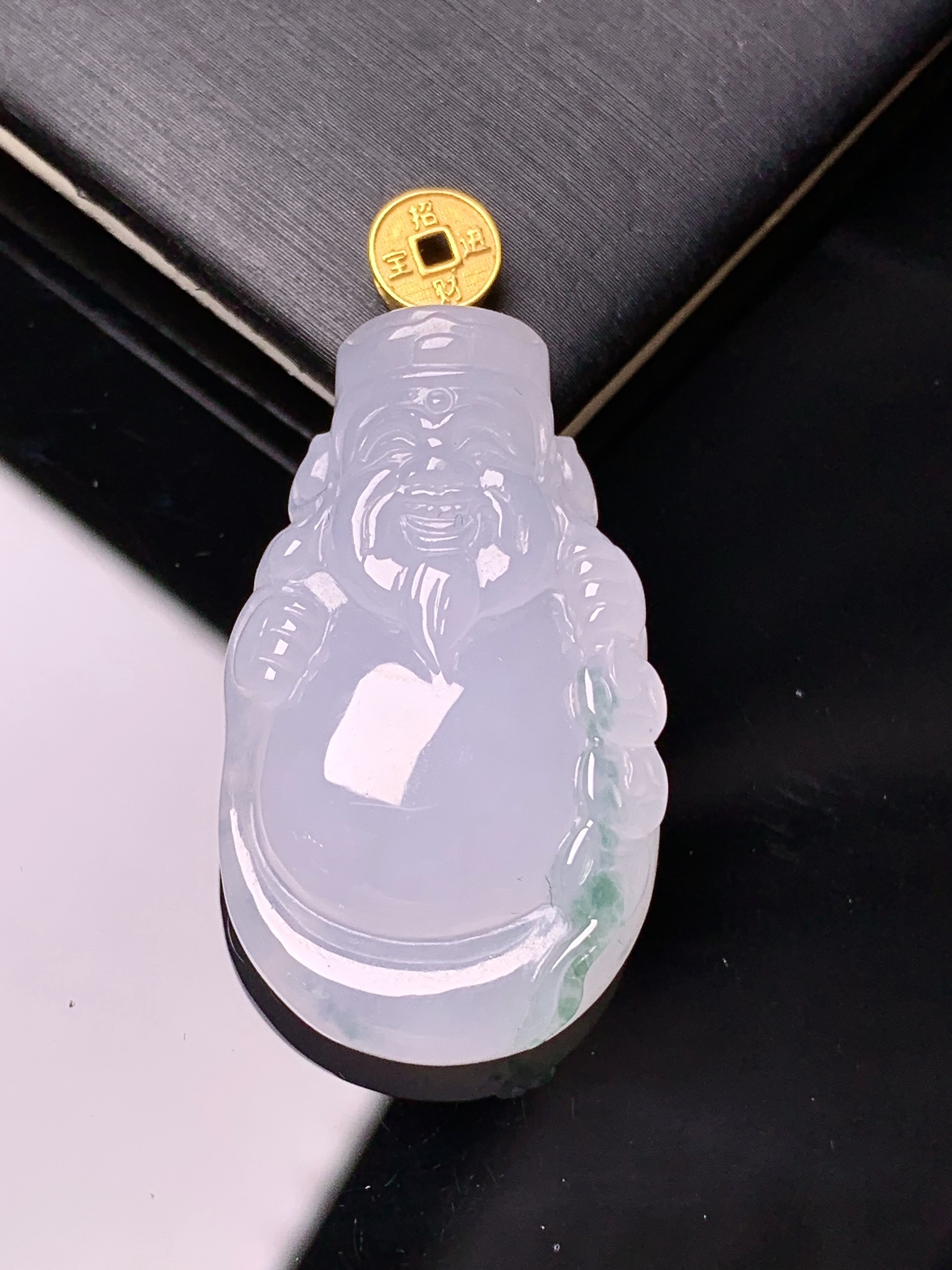 18k金镶嵌冰种财神爷吊坠 玉质细腻 色泽艳丽清新 水润亮眼 整体尺寸39.3*19.5*7e1