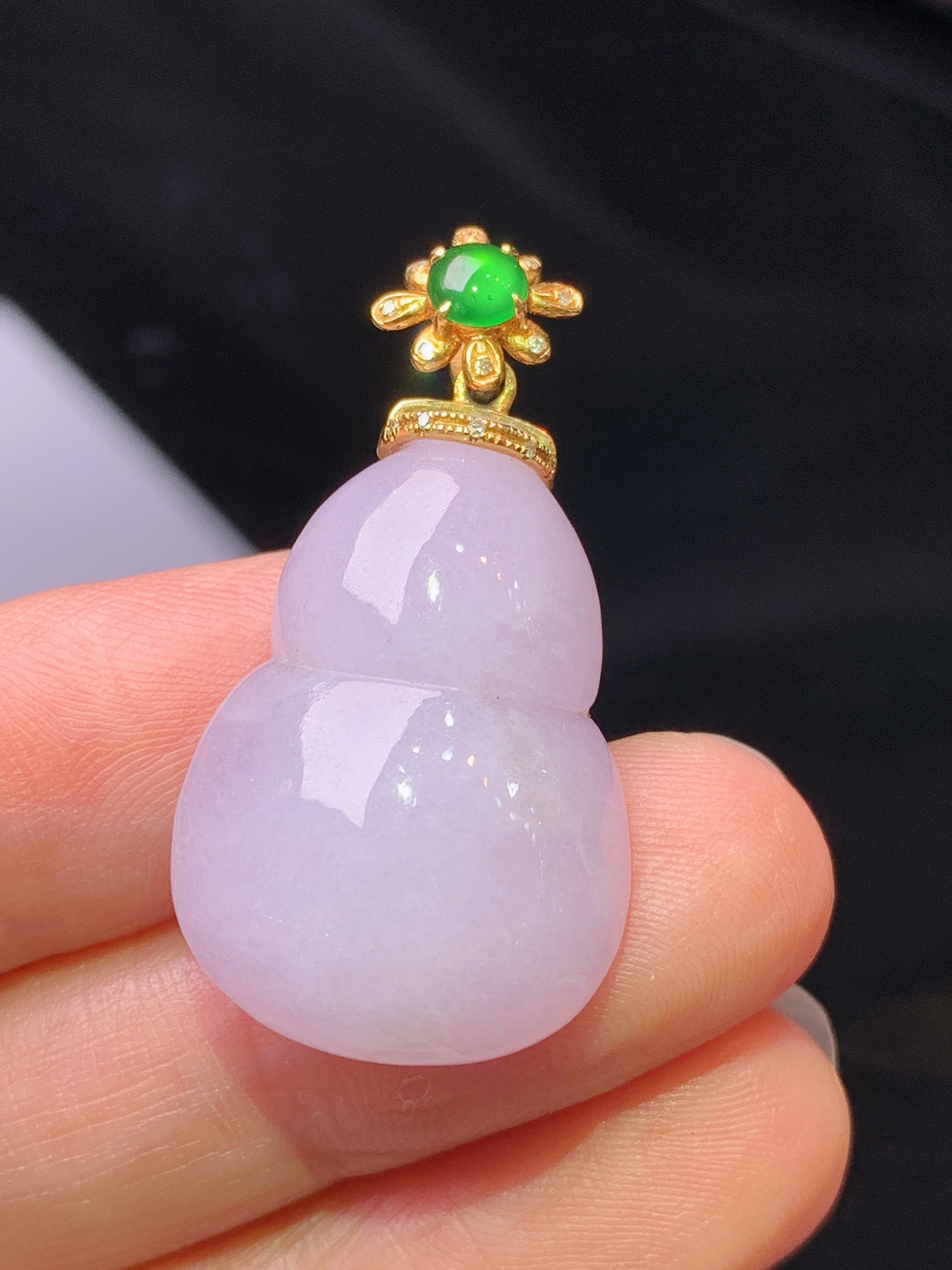 18k金钻镶嵌淡紫罗兰葫芦吊坠 玉质细腻 色泽艳丽清新 水润亮眼 整体尺寸34.8*17.8*9.2e1