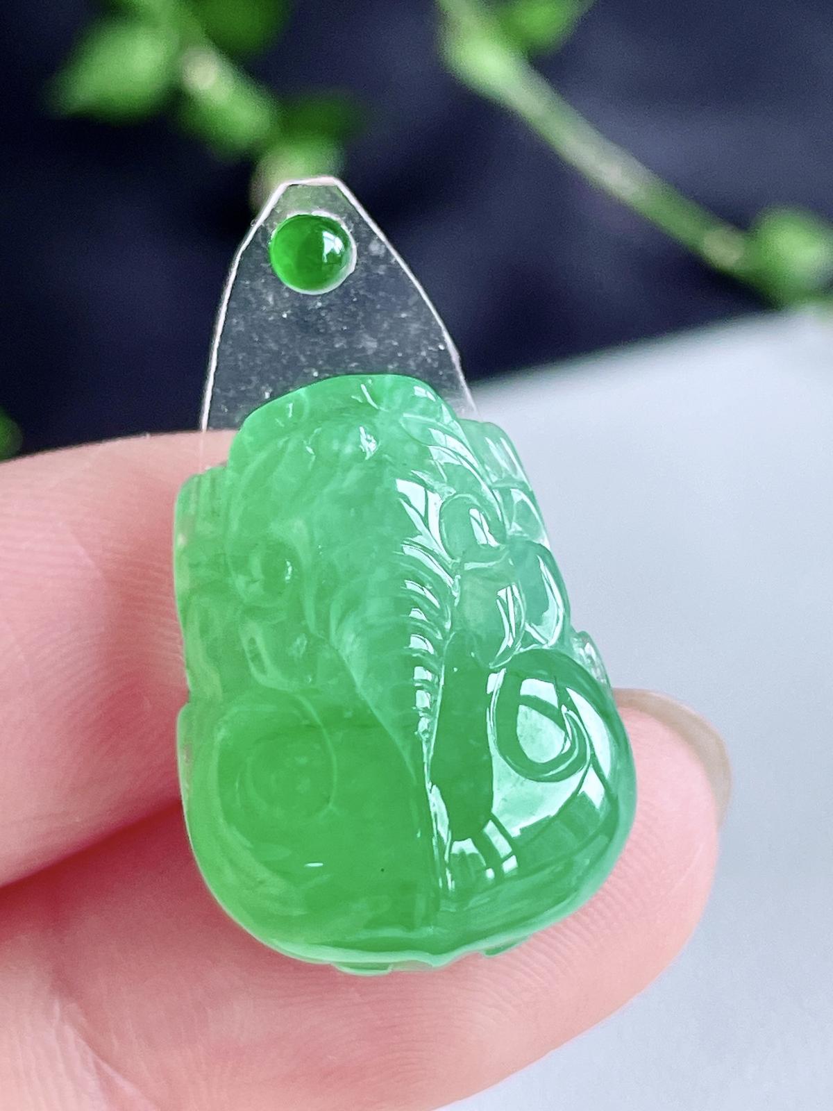 【裸石】冰甜阳绿貔貅吊坠
【说明】缅料 性价比高  
【尺寸】21.2-16.1-7..