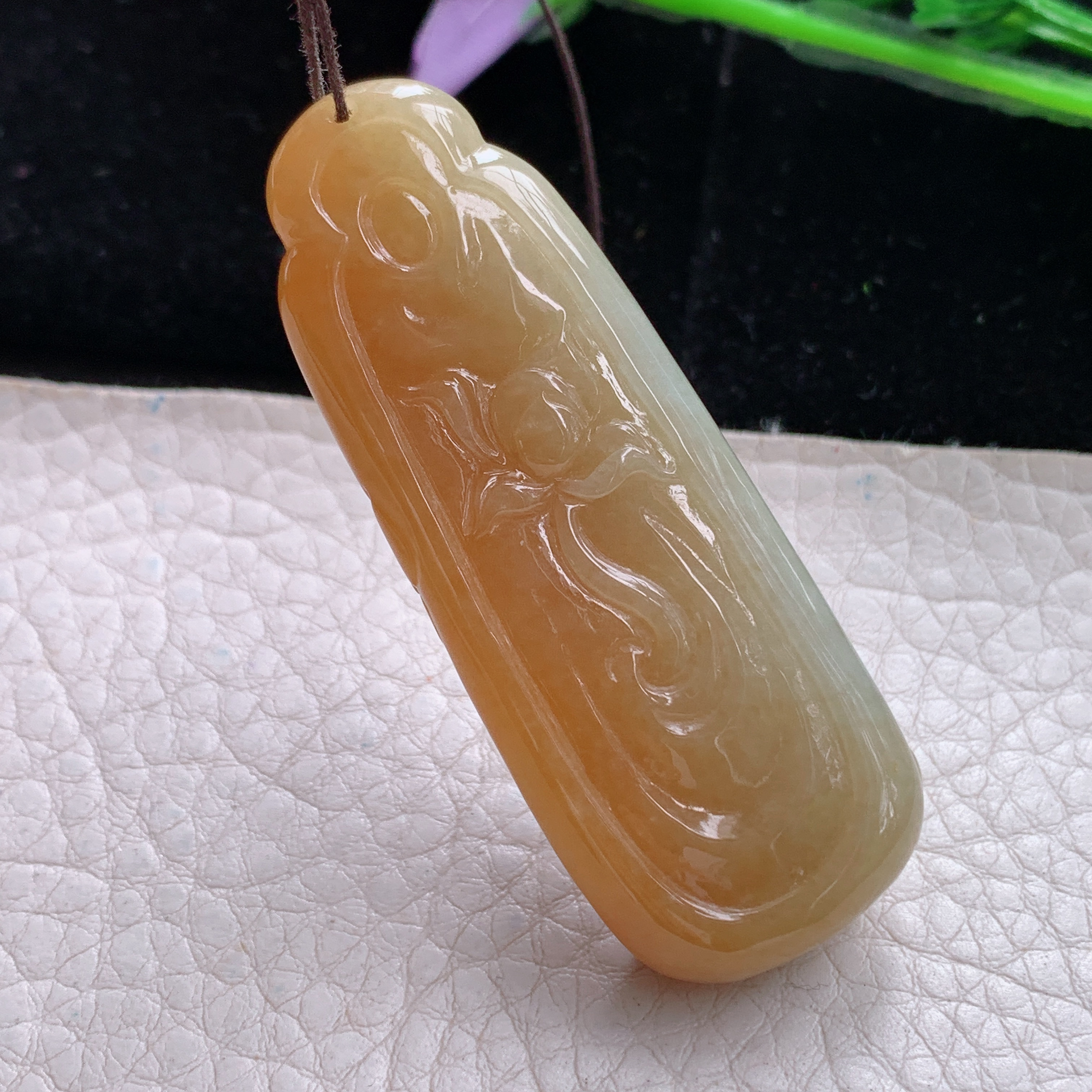 lz实拍57.2*21.3*11.6天然缅甸翡翠黄翡站观音吊坠