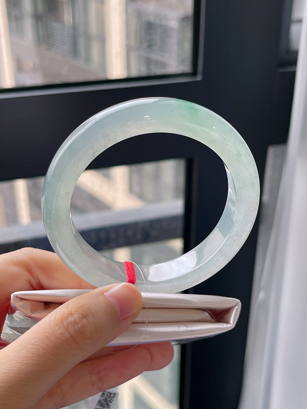 正圈55.2圈口，翡翠冰糯种飘绿手镯