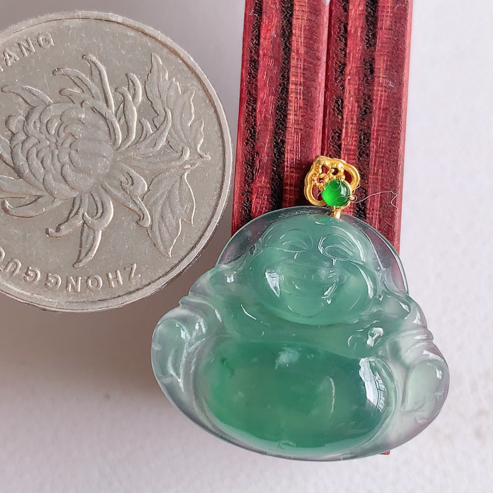 18k金扣蓝冰佛公挂件 玉质细腻  精雕弥勒佛，笑佛福耳垂肩，面相喜庆，开怀大笑，憨态可掬。惟妙惟肖，寓意福禄双全，吉祥美满，笑口常开 W01.13 尺寸：20-23.8-3.8mm