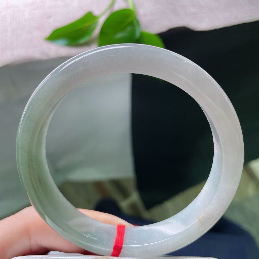 59.5/12.3/8.3，半山水正圈，大圈口，颜色渐变渐入佳境的感觉，洒金，无裂，ss49318a