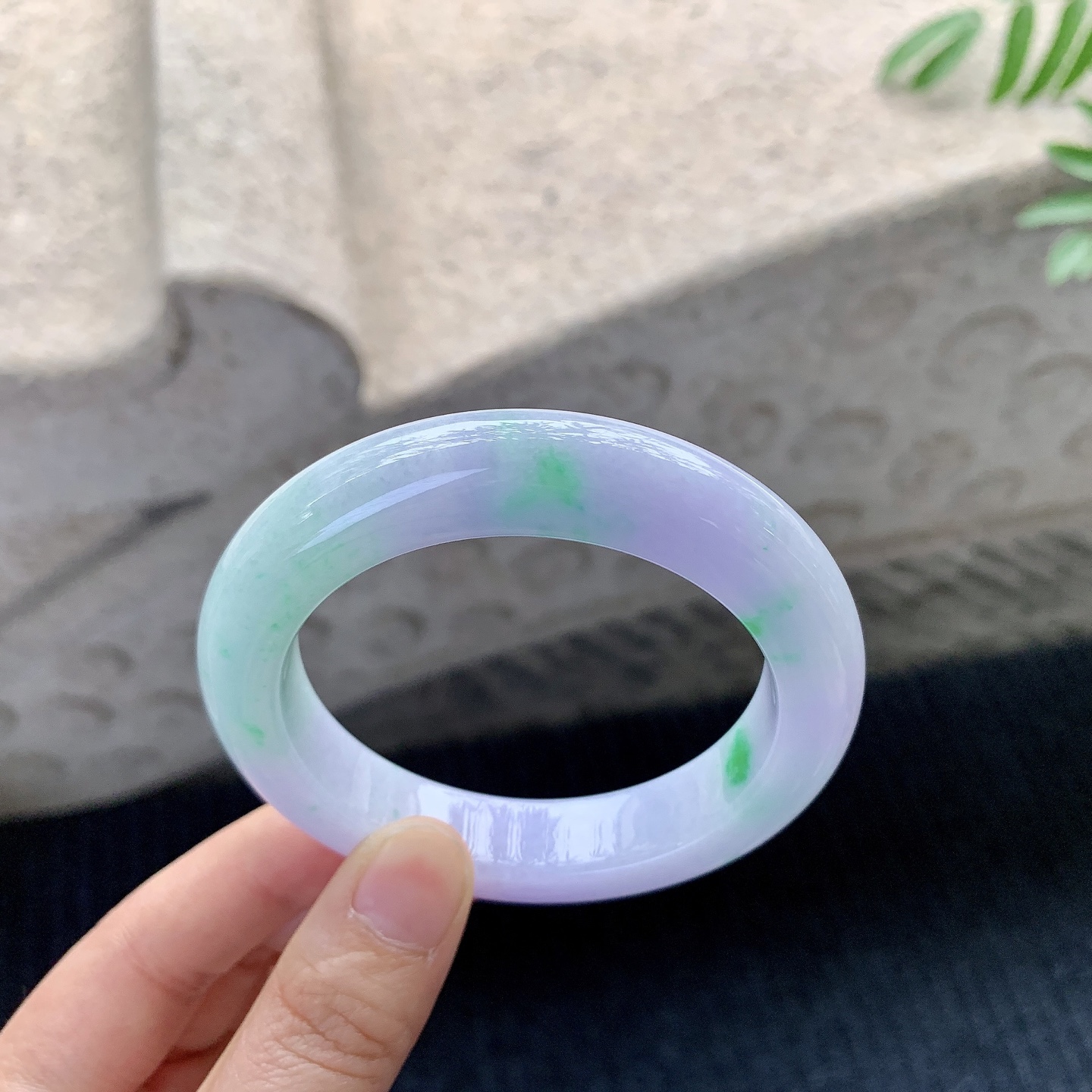 正圈53 54【圈口】54.8/12/10【编码】T3121438【描述】春彩，水润，种老，细腻，无裂纹