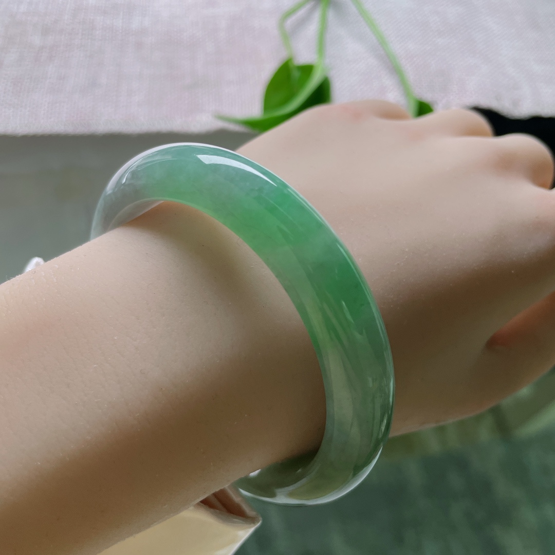 56.5/12/8.4绿底正圈，一念起，万水千山；一念灭，沧海桑田。无裂，ss50725a