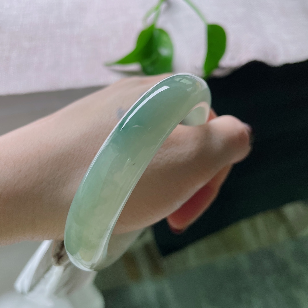 57.5/12.6/8.4，冰油正圈，种老，像时间凝冻的琥珀光，无裂，ss49699a