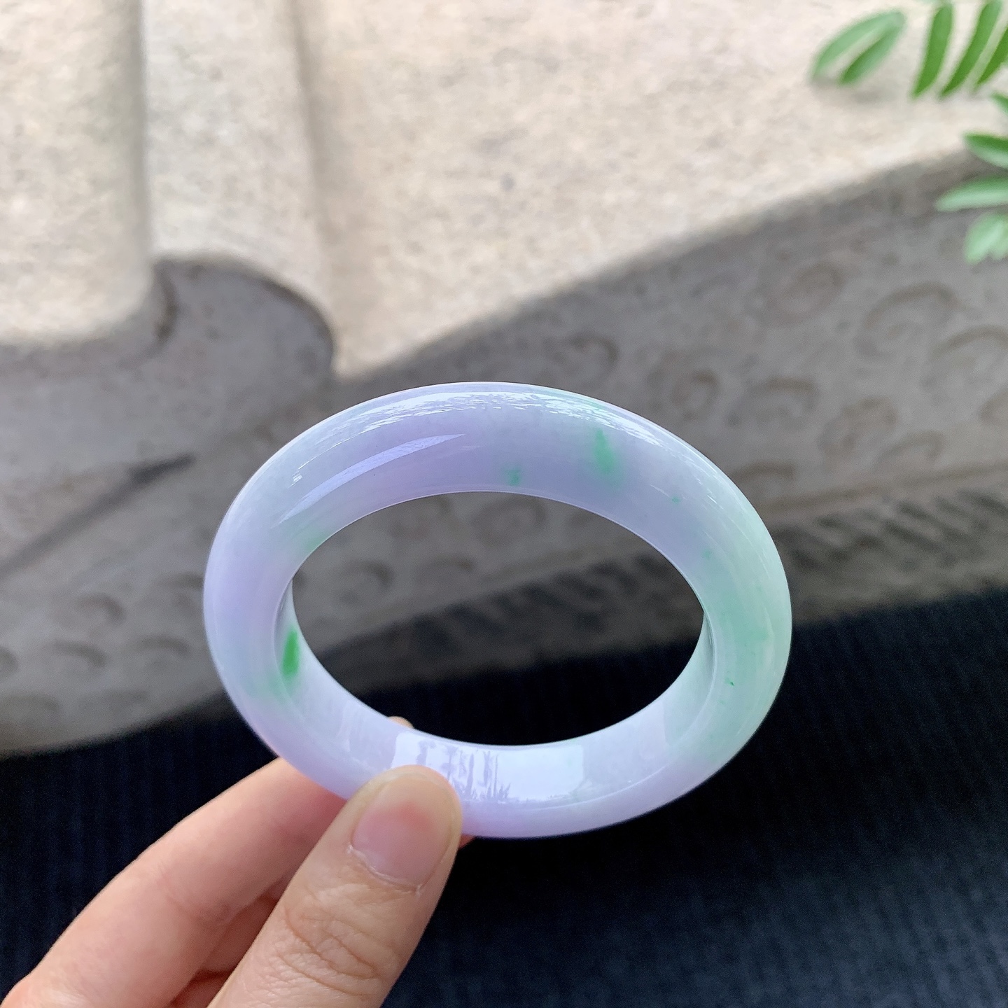 正圈53 54【圈口】54.8/12/10【编码】T3121438【描述】春彩，水润，种老，细腻，无裂纹