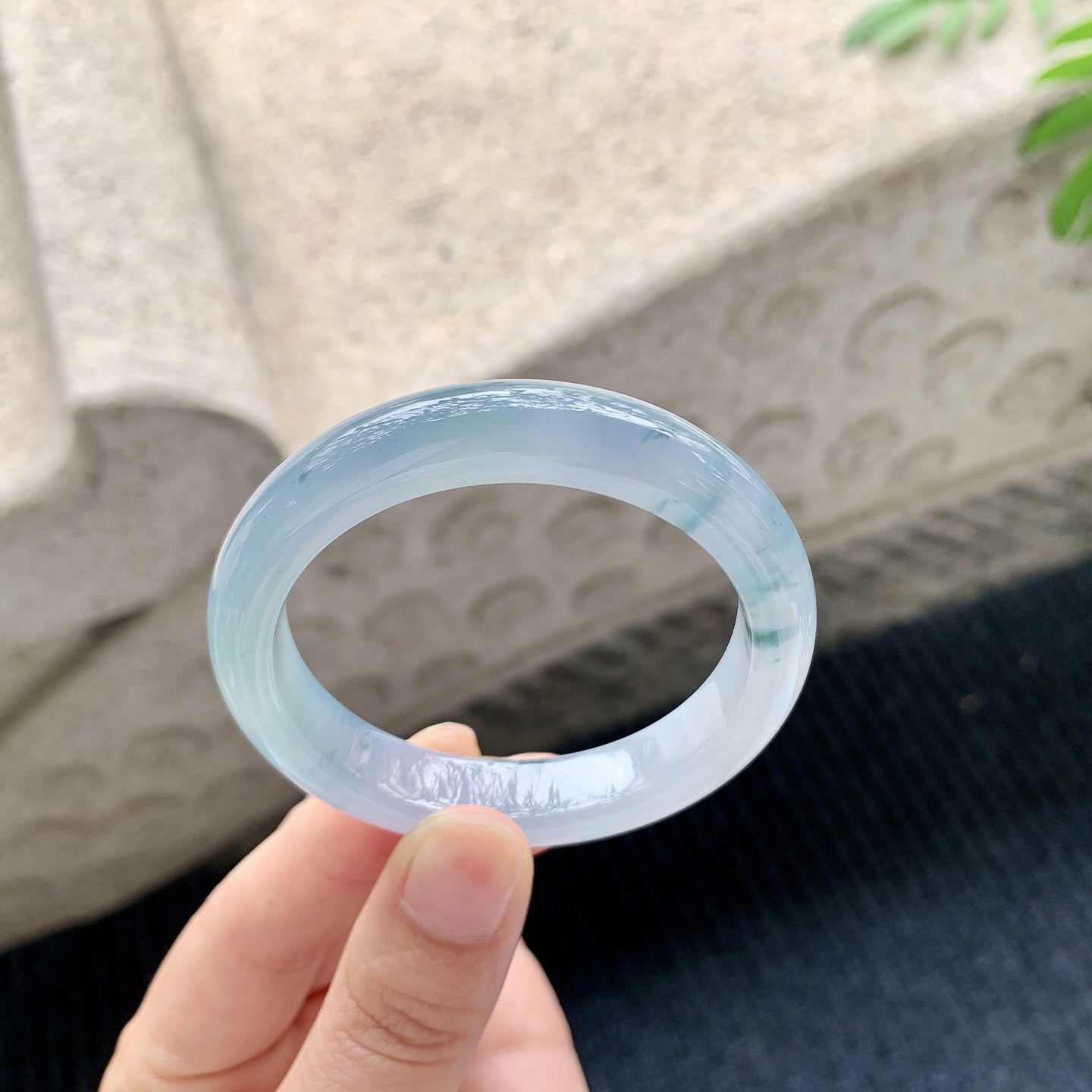 正圈48 49【圈口】49/10.6/7.5【编码】T9041538【描述】冰糯紫罗兰，飘花，水润，种老，细腻，无裂