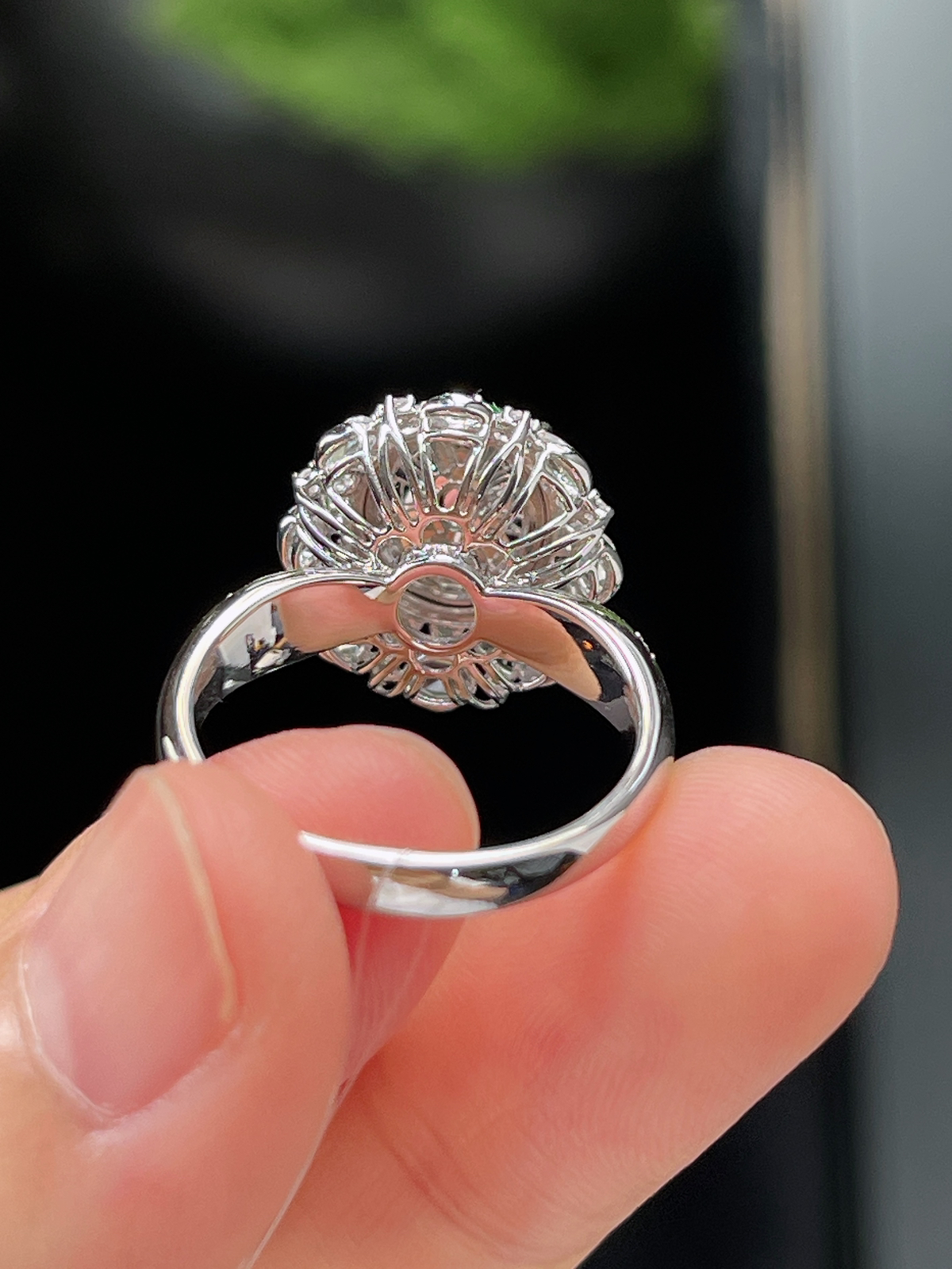 18k金 翡翠冰糯种满绿色耳钉和戒指套装