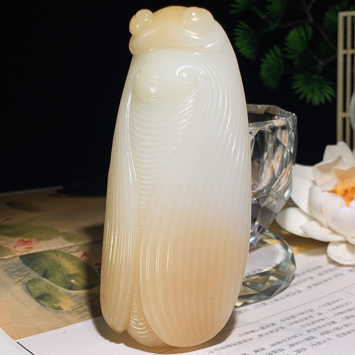 新疆和田玉且末糖平一鸣惊人把件！尺寸98/48/26重211克。玉质细腻油润。手推出油。佩戴高端典雅