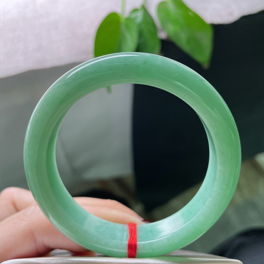 50.7/11.8/7.8，绿底，水润，细腻，贵气，一点皮纹，雍容华贵，耐看，ss50807a