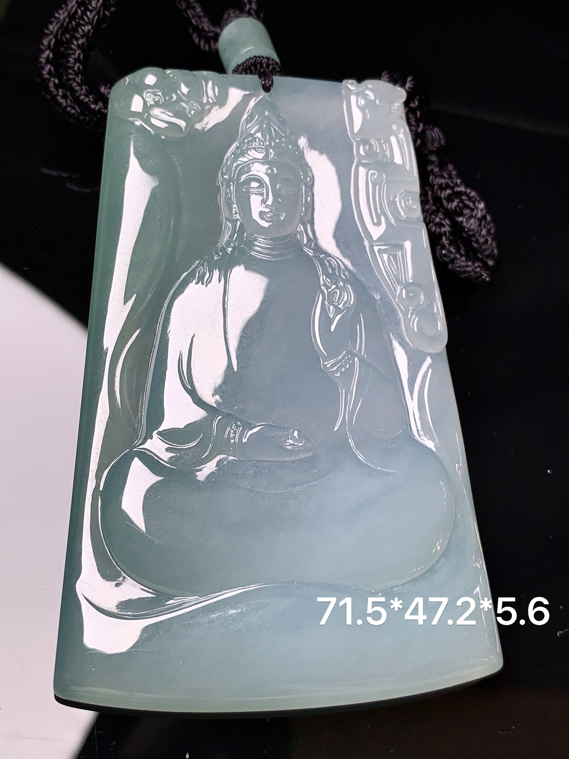 冰种观音菩萨吊坠 玉质细腻 色泽艳丽清新 水润亮眼 整体尺寸71.5*47.2*5.6L1