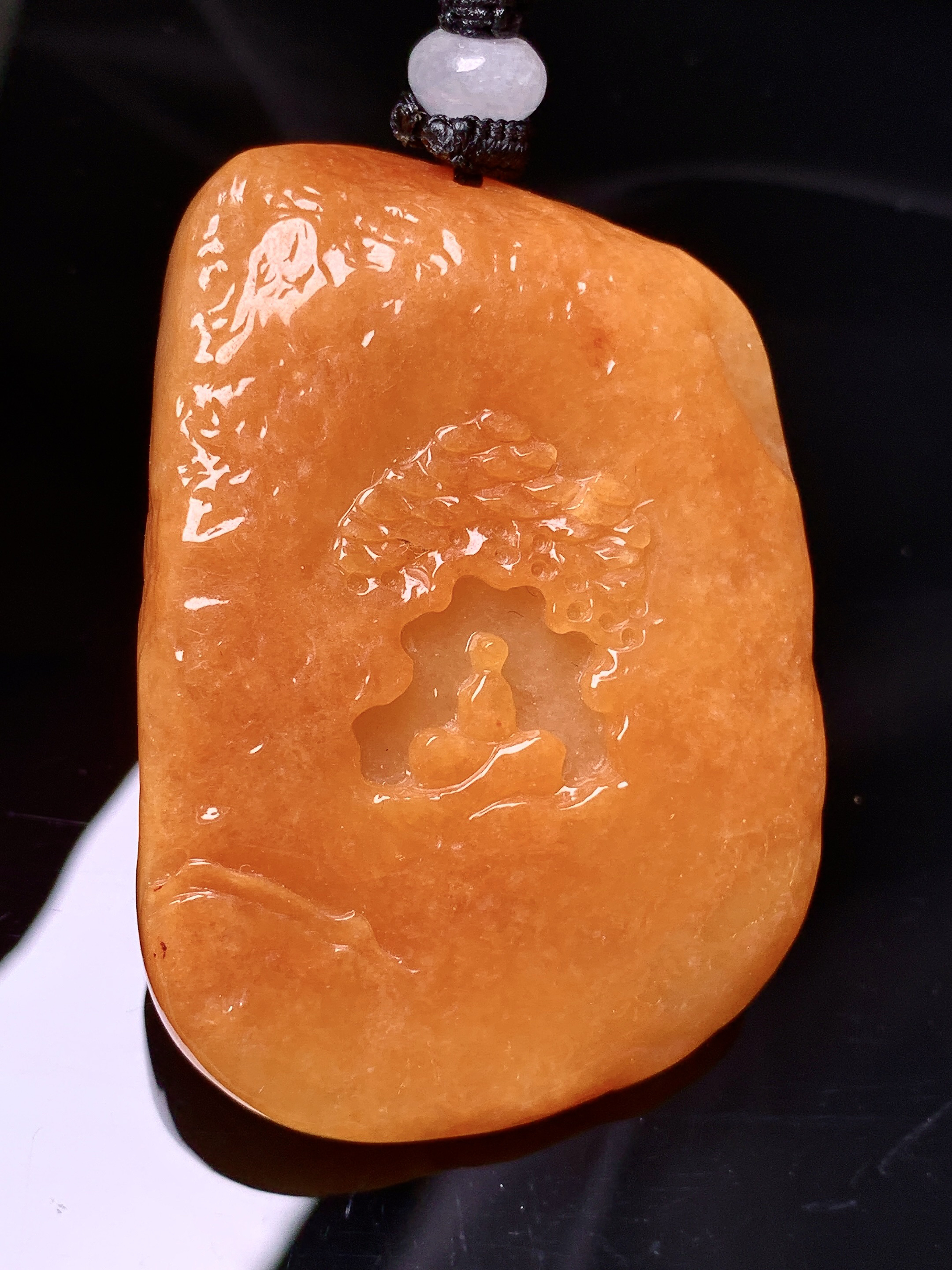 红翡悟道吊坠 玉质细腻 色泽艳丽清新 水润亮眼 整体尺寸48.8*33.5*11w1