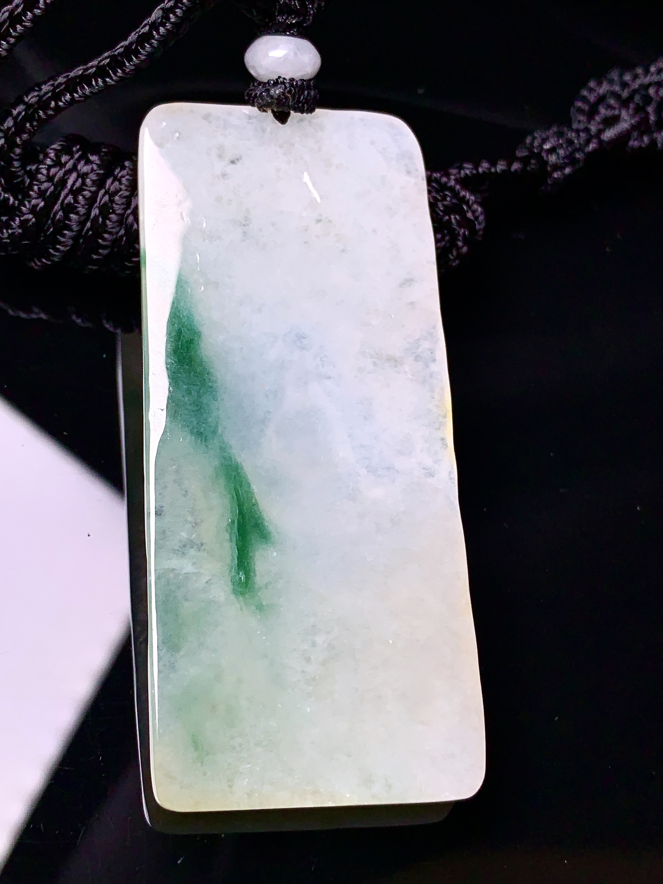 飘黄绿翡山水牌子吊坠 玉质细腻 色泽艳丽清新 水润亮眼 整体尺寸63.2*27.5*5.2w1