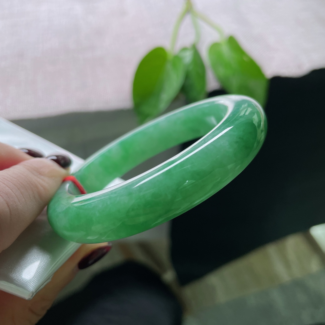 53.3/12/9.0，豆绿正圈，贵气，大气，沉稳雍容华贵，一点皮纹，ss50676a