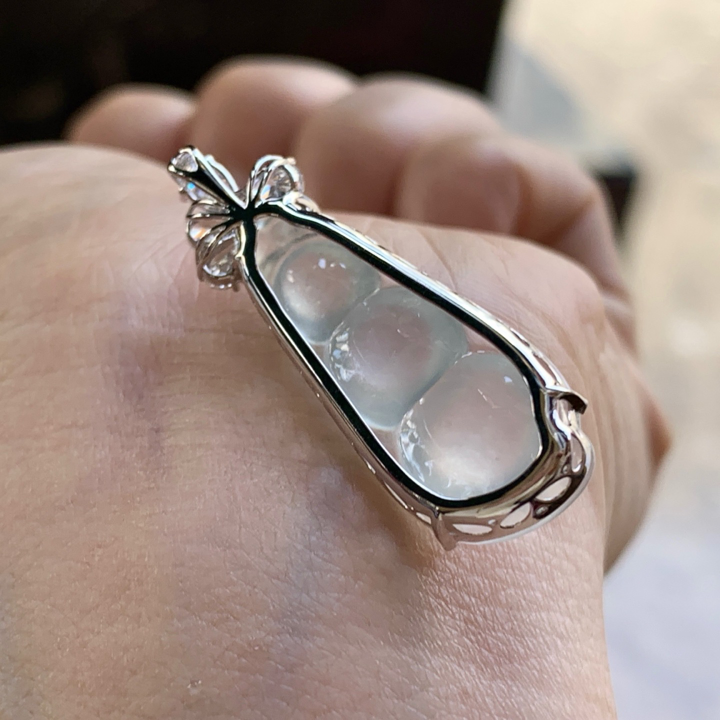 金钻镶嵌冰豆子^_^透亮 水润 尺寸27.8-12.8-4.5裸石