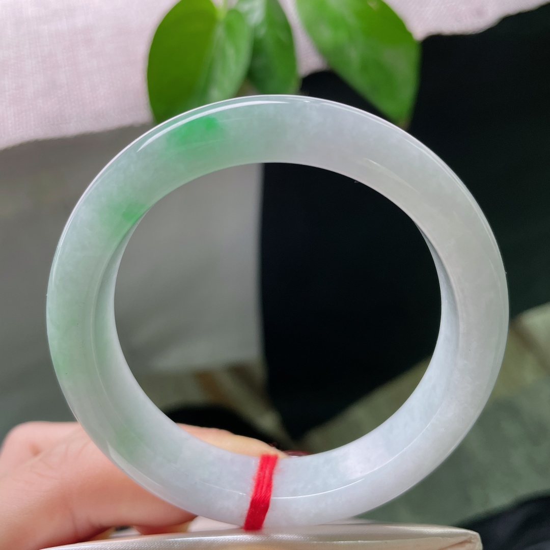 53.8/12.5/8.2，飘阳绿正圈，水头好，肉质细腻干净，鲜活灵动，皮纹，ss49887a