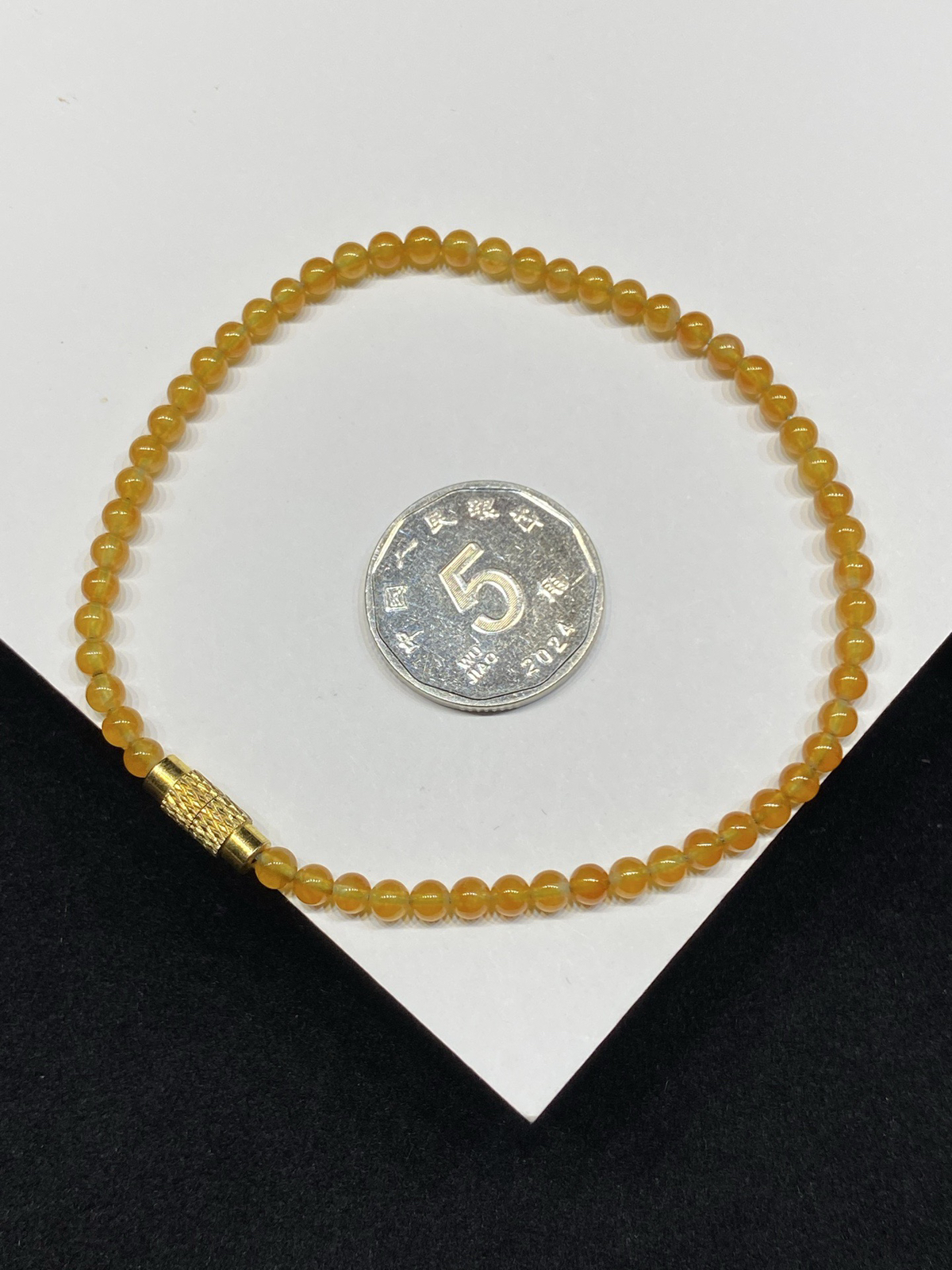 冰黄翡 焦糖黄 小米珠 手串
卡3.8