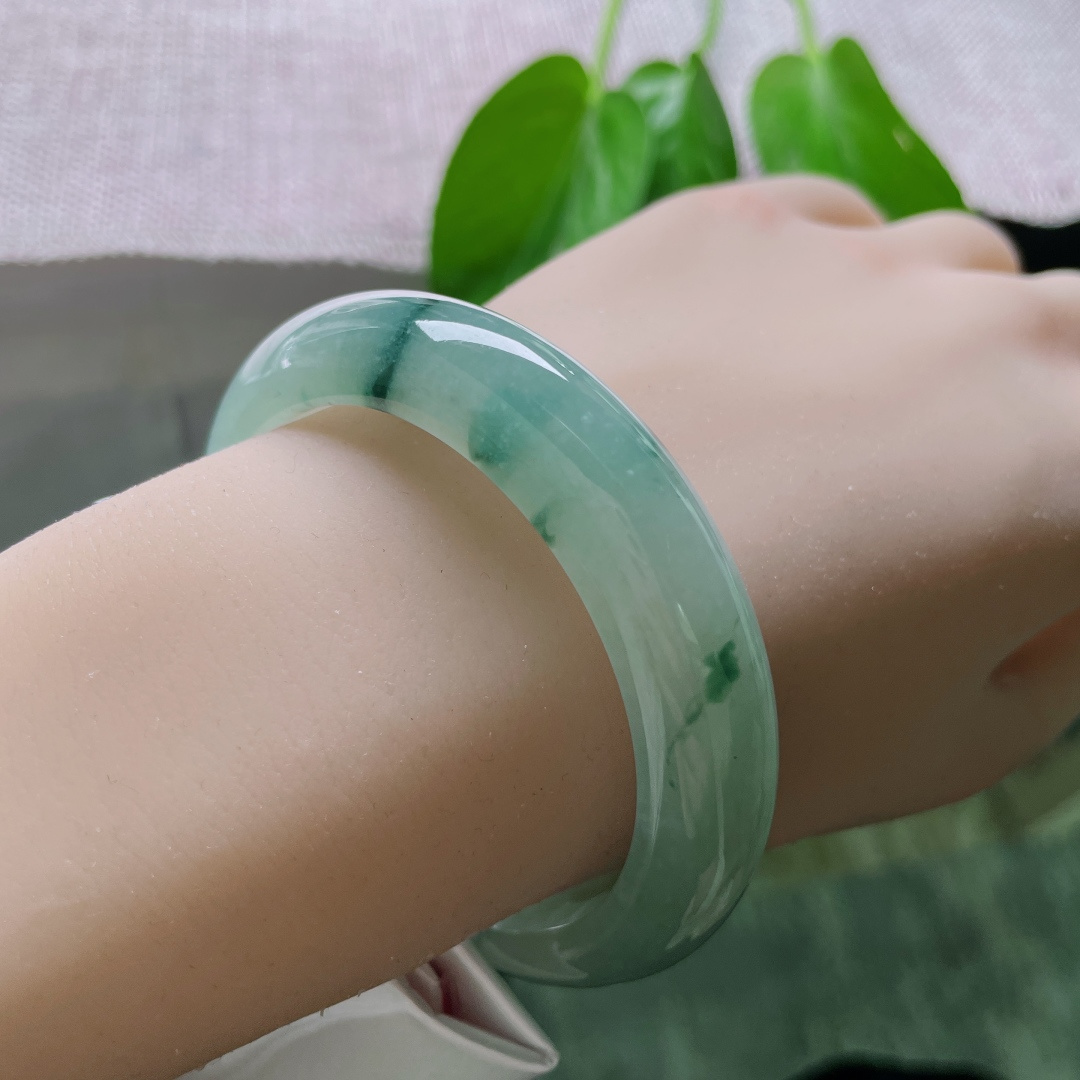 54/13.2/8.7，飘花正圈，冰肌玉骨，种老。水初生，墨韵自流。无裂，ss50467a