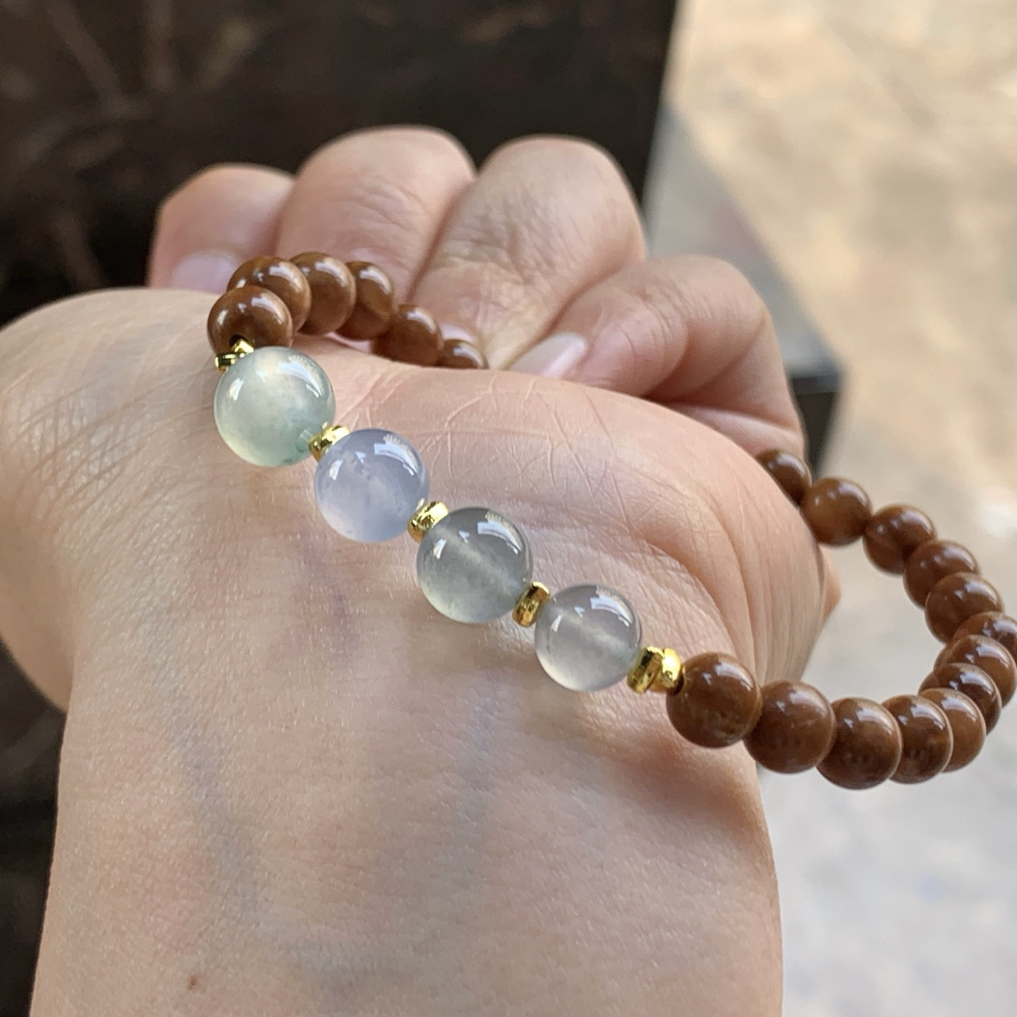 冰种手串^_^透亮 荧光十足 特色