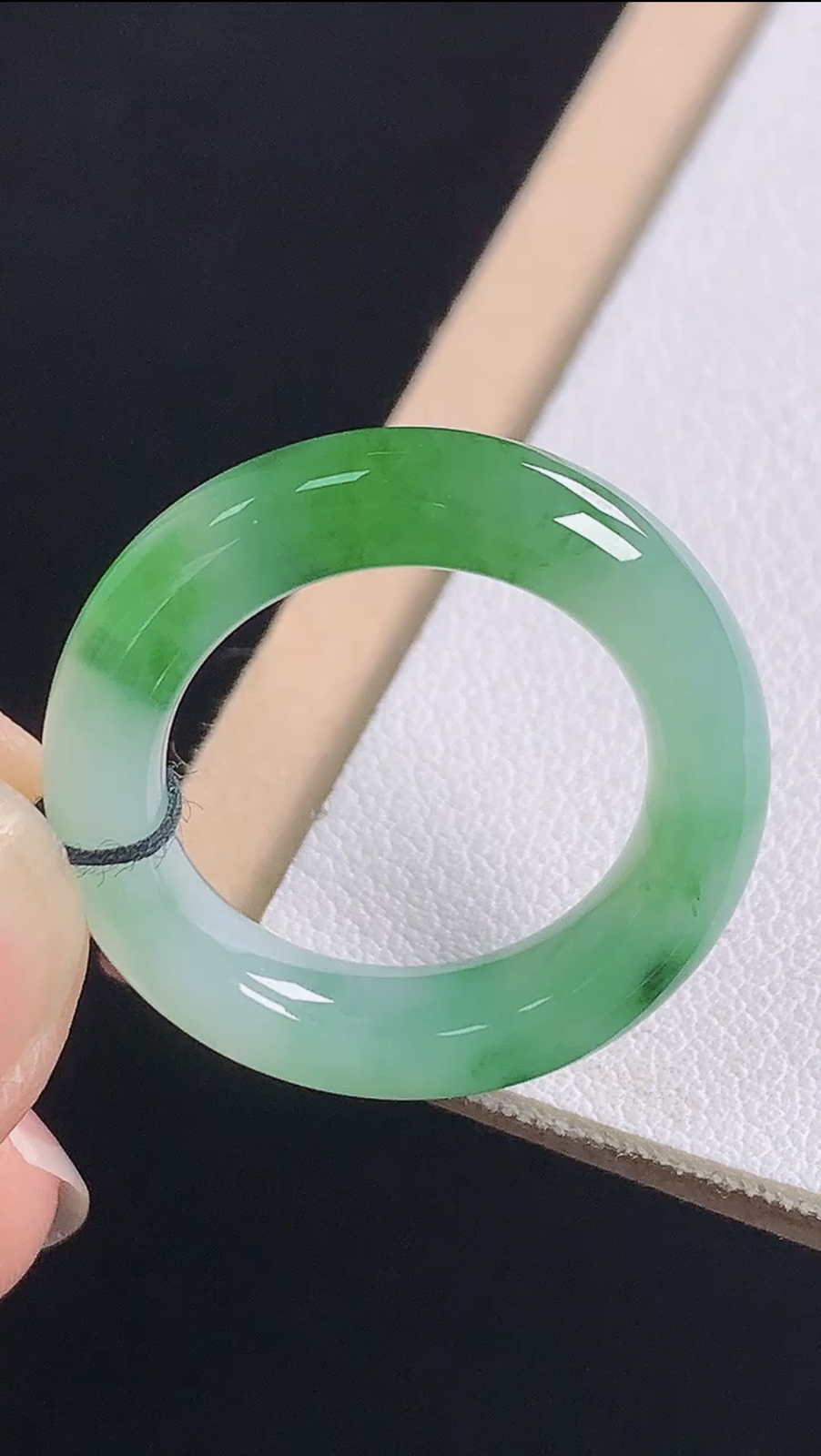 冰飘绿指环，完美
尺寸:圈口12/16.4-5.1-3.9mm