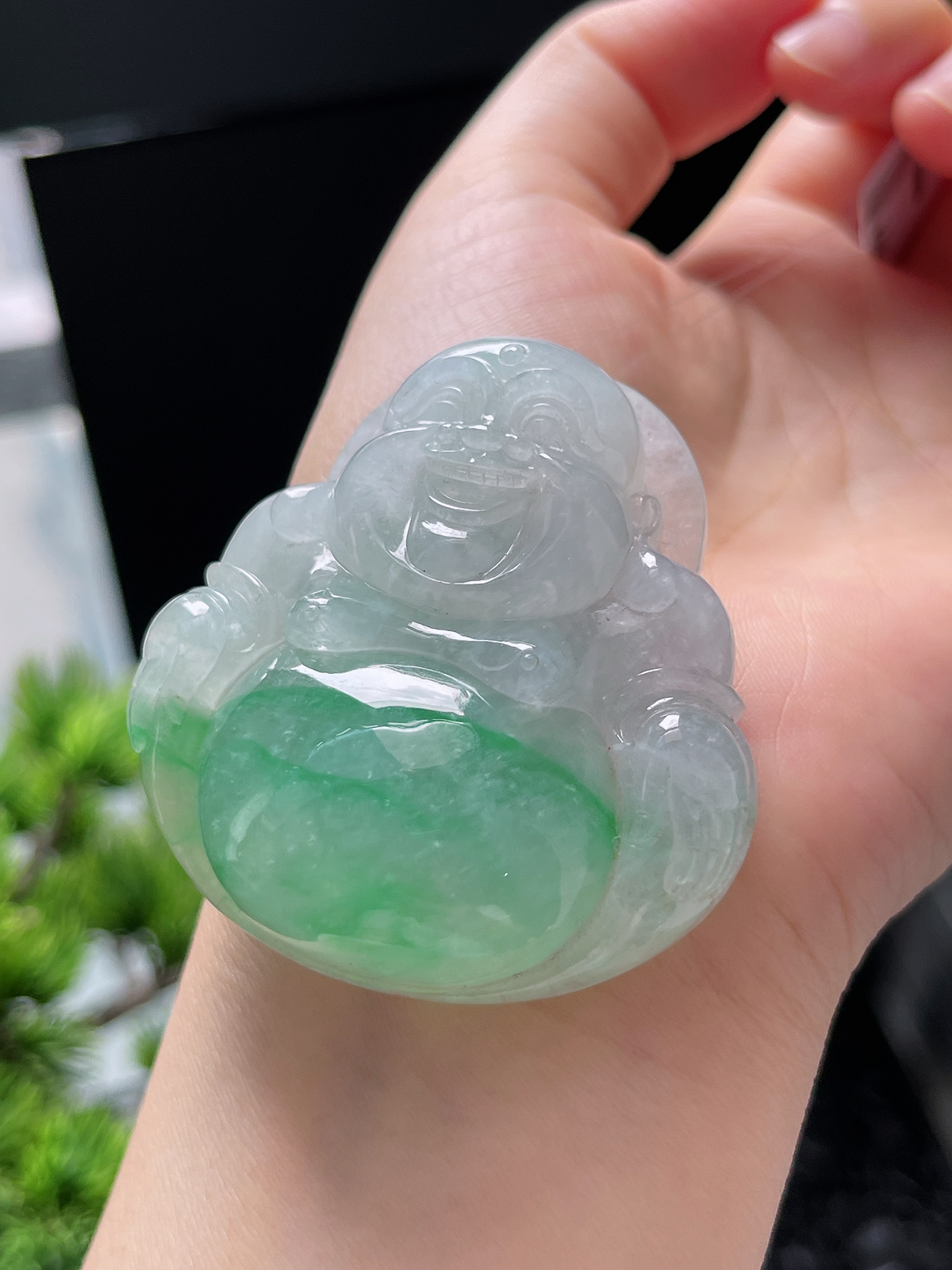 翡翠冰糯种飘绿佛公吊坠