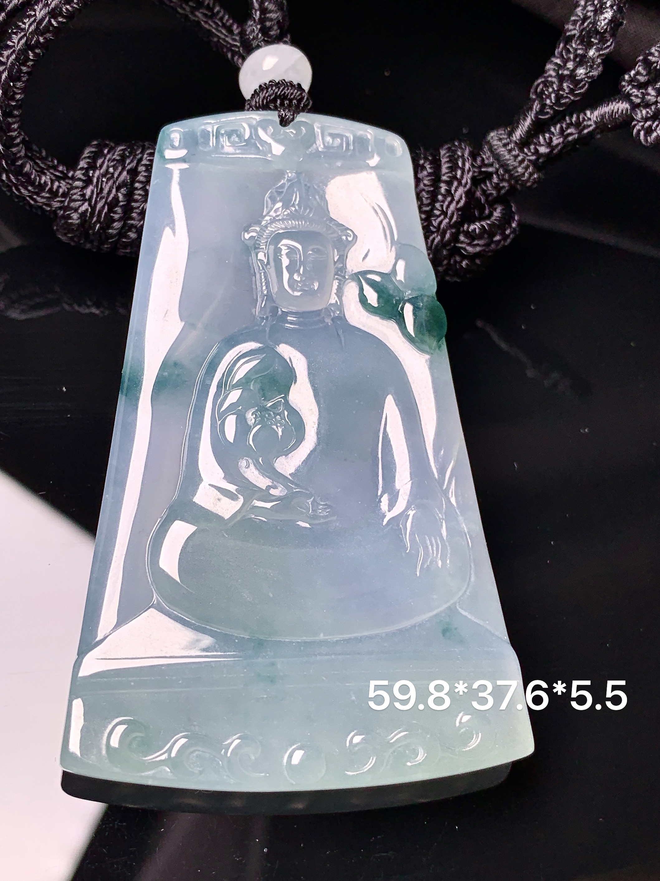 飘绿观音菩萨吊坠 玉质细腻 色泽艳丽清新 水润亮眼 整体尺寸59.8*37.6*5.5L1
