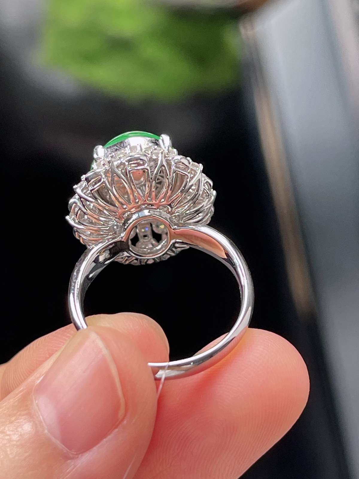 18k金 翡翠冰种满绿色戒指