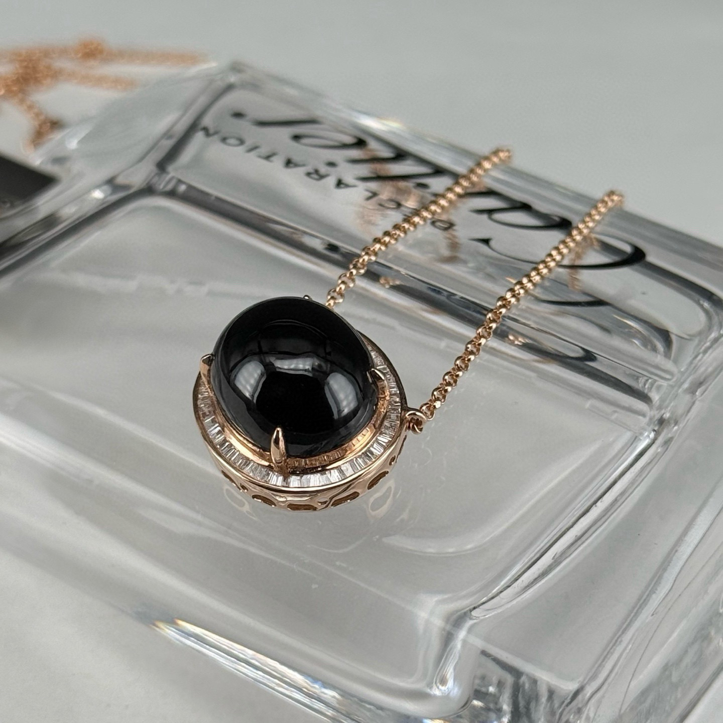 精品18k墨翠蛋面锁骨链 种好色正 黑度极好 打灯通透 油性十足 尺寸18.9