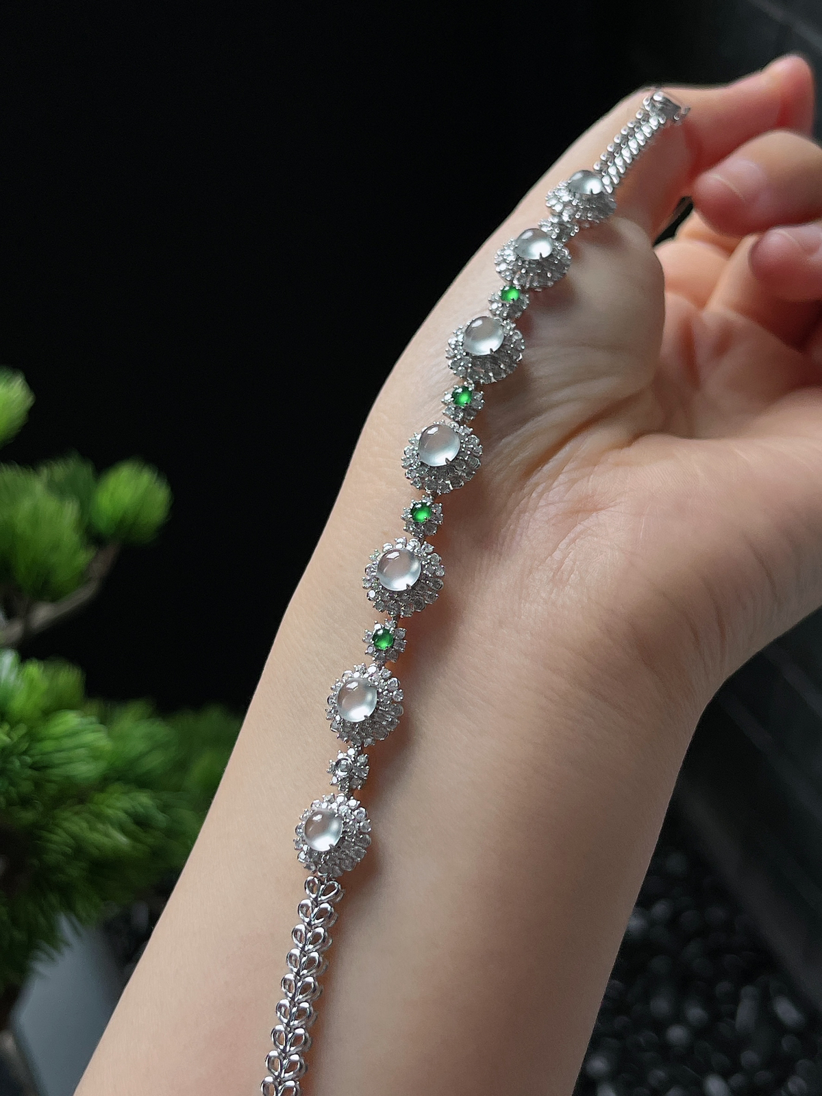 翡翠白冰手链，印记：G18K,伴钻石