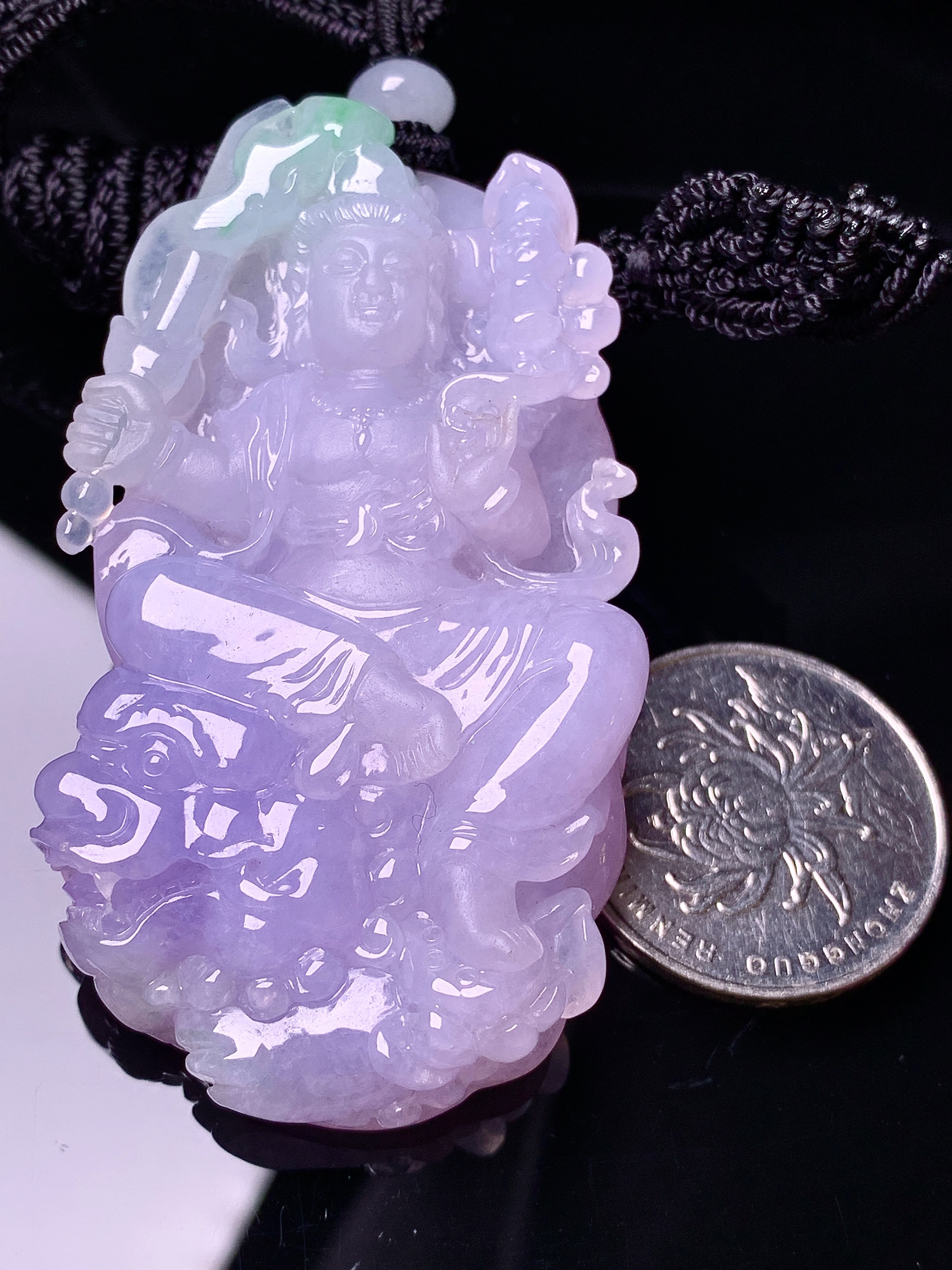 紫罗兰普贤观音菩萨吊坠 玉质细腻 色泽艳丽清新 水润亮眼 整体尺寸65.2*36*11.8w1