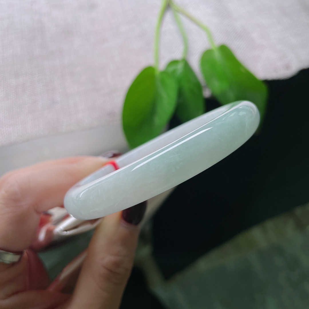 58/10.6/7.8，浅蓝底，正圈，贵气，耐看，甜美，雍容华贵，大气，无裂，ss51040a