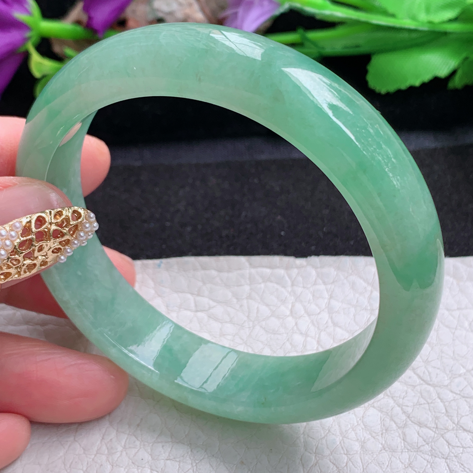 js实拍57*13.8*7.8平安镯 天然缅甸翡翠a货手镯满绿正圈玉镯子