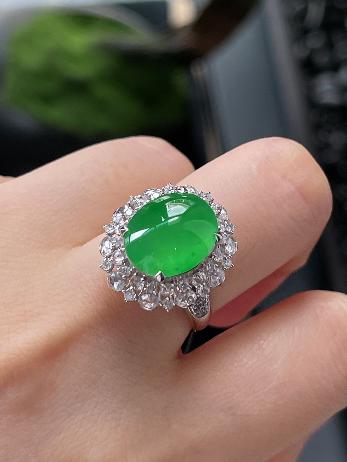 18k金 翡翠冰种满绿色戒指