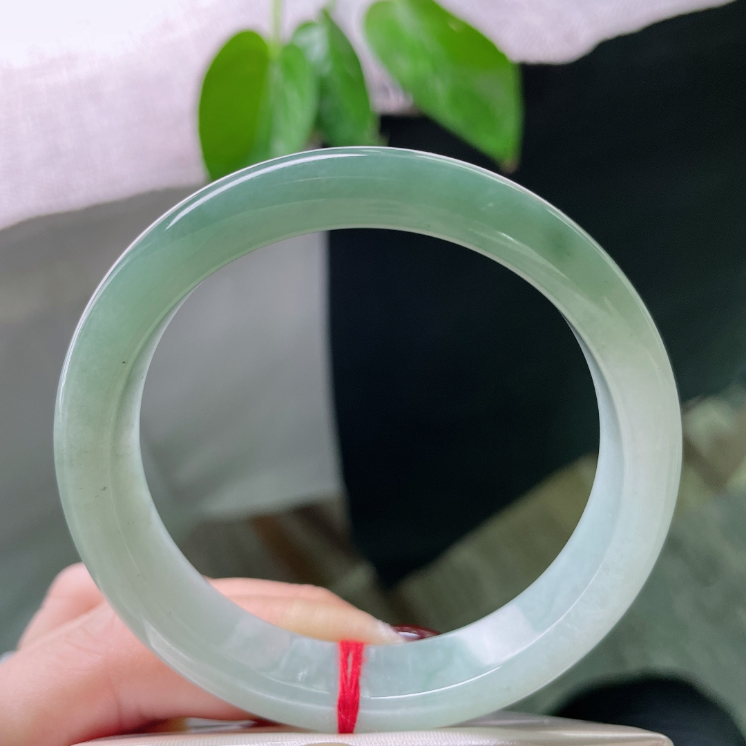 57.5/12.2/7.9，油绿底正圈，颜色由浅入深过渡，循序渐进，一点皮纹不显，ss50368a