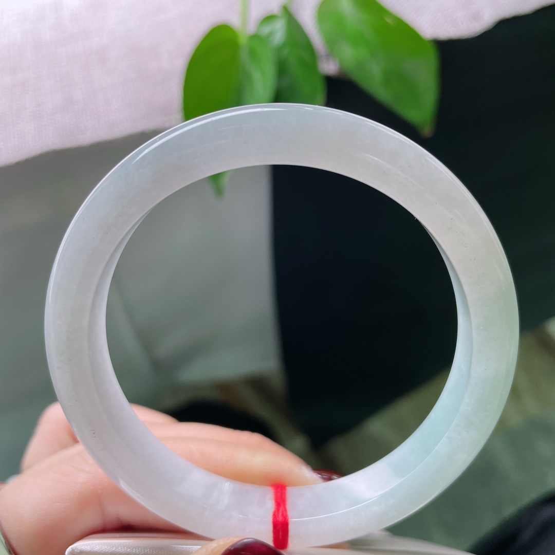 58/10.6/7.8，浅蓝底，正圈，贵气，耐看，甜美，雍容华贵，大气，无裂，ss51040a