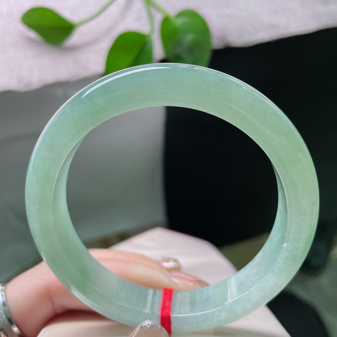 58.4/12.1/8.6绿底正圈，水润细腻，种老，悠悠的云里有淡淡的诗，贵气，无裂，ss55445
