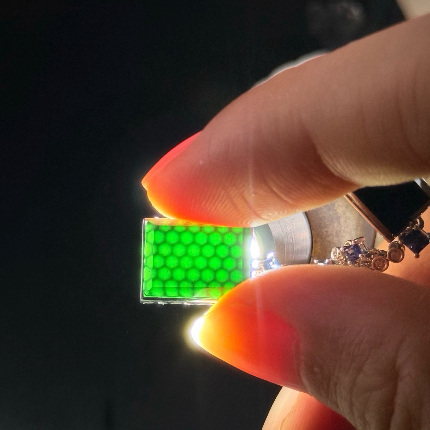 精品18k墨翠锁骨链 种好色正 黑度极好 打灯通透 油性十足  尺寸12.2