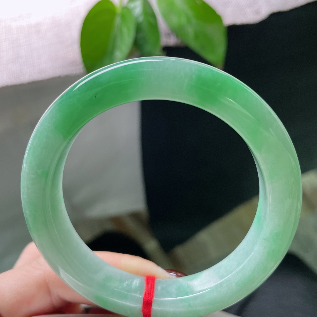 57.7/11.9/9.9绿底正圈，颜色艳丽，千娇百媚，水头好，种老，一点皮纹，ss50907a