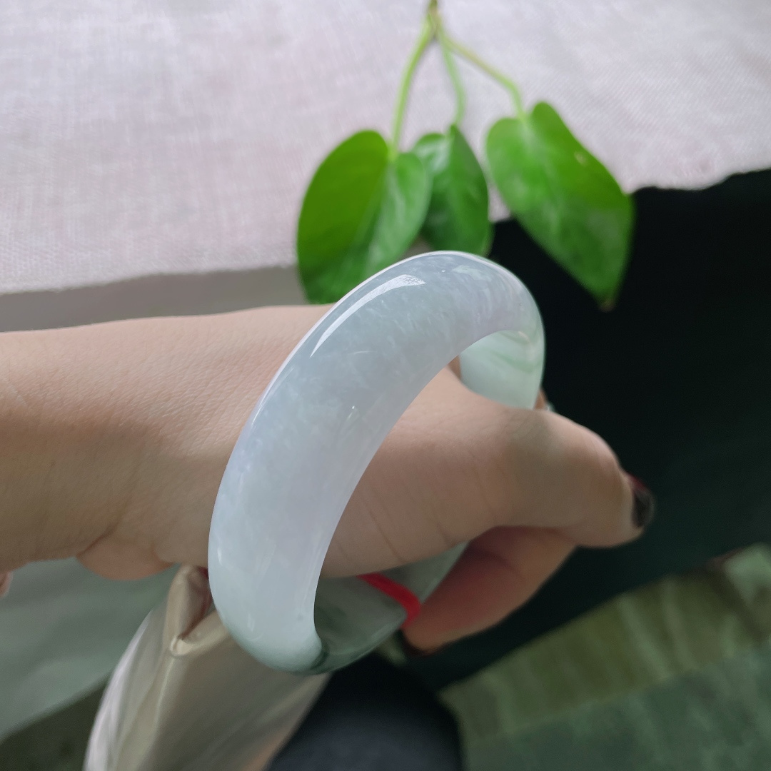 55.2/17.4/8.2紫罗兰正圈，飘花，一帘幽梦，般般入画。宽版，一点皮纹，ss50703a