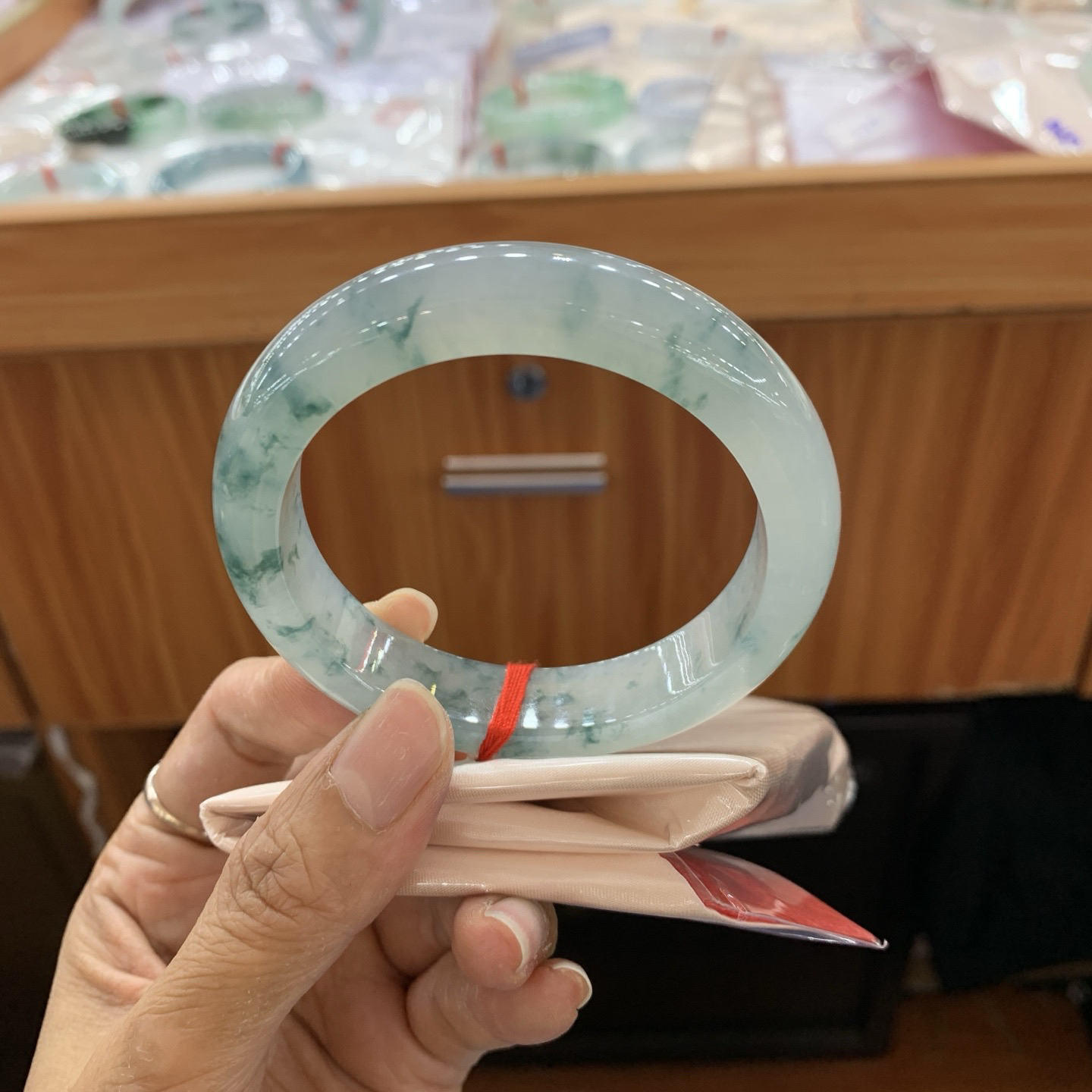 冰飘花正圈翡翠手镯
57.5-12.6-9