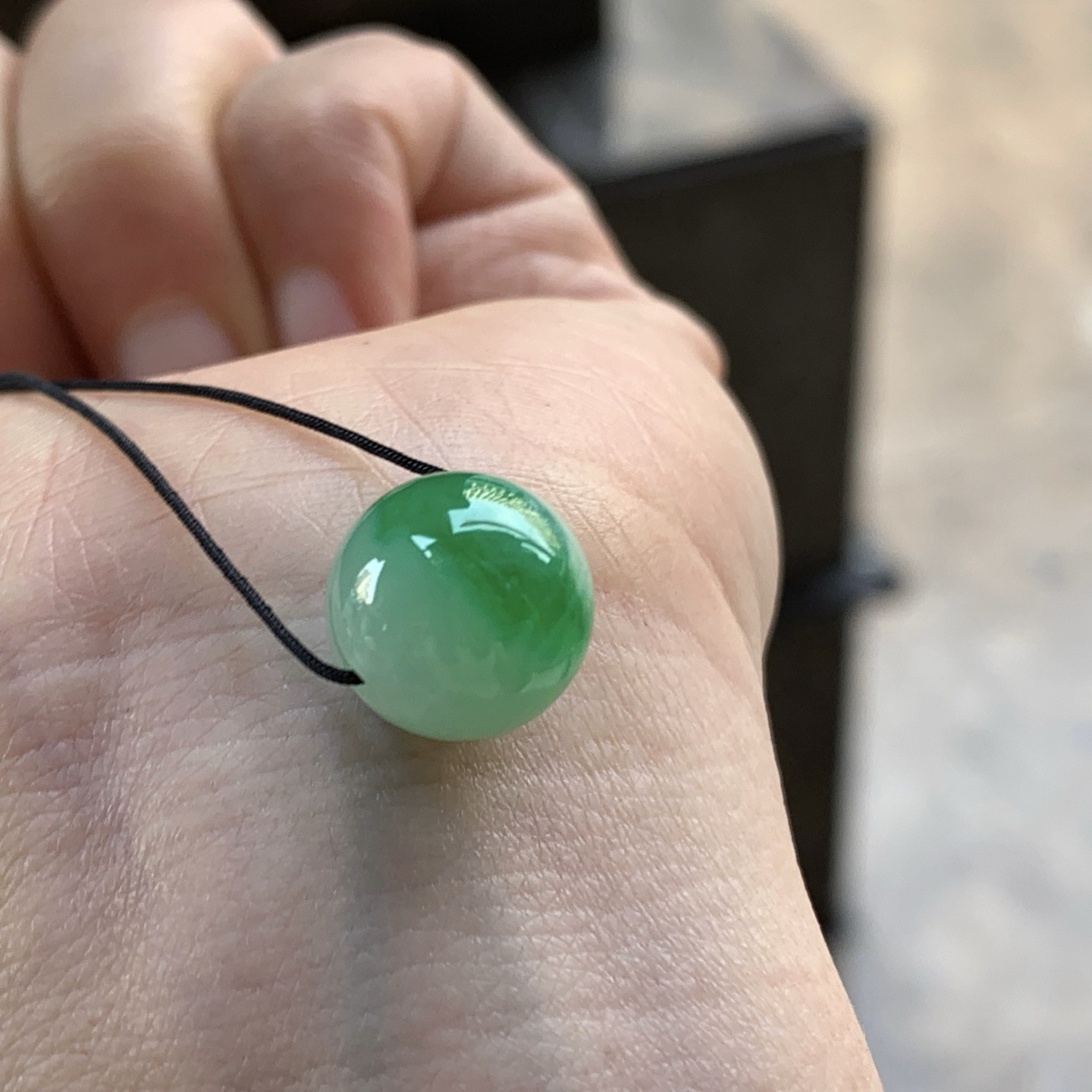 带色珠子^_^颜色辣眼 鲜艳 细腻