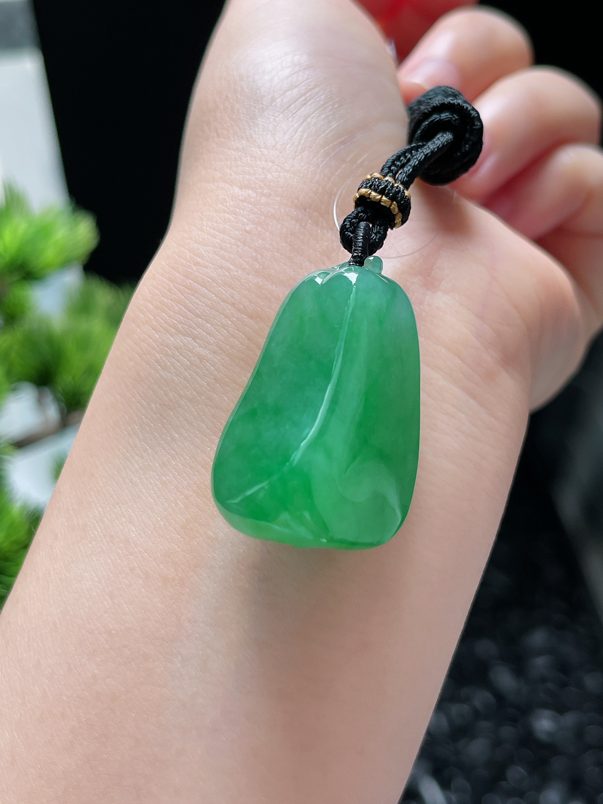 翡翠冰糯种满绿福瓜挂件