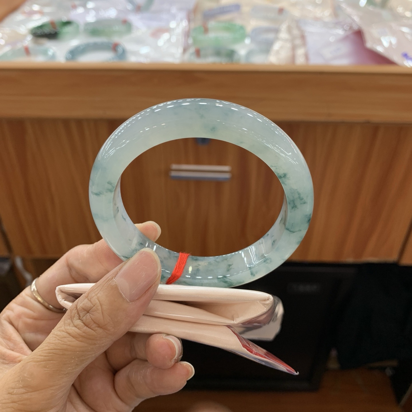 冰飘花正圈翡翠手镯
57.5-12.6-9