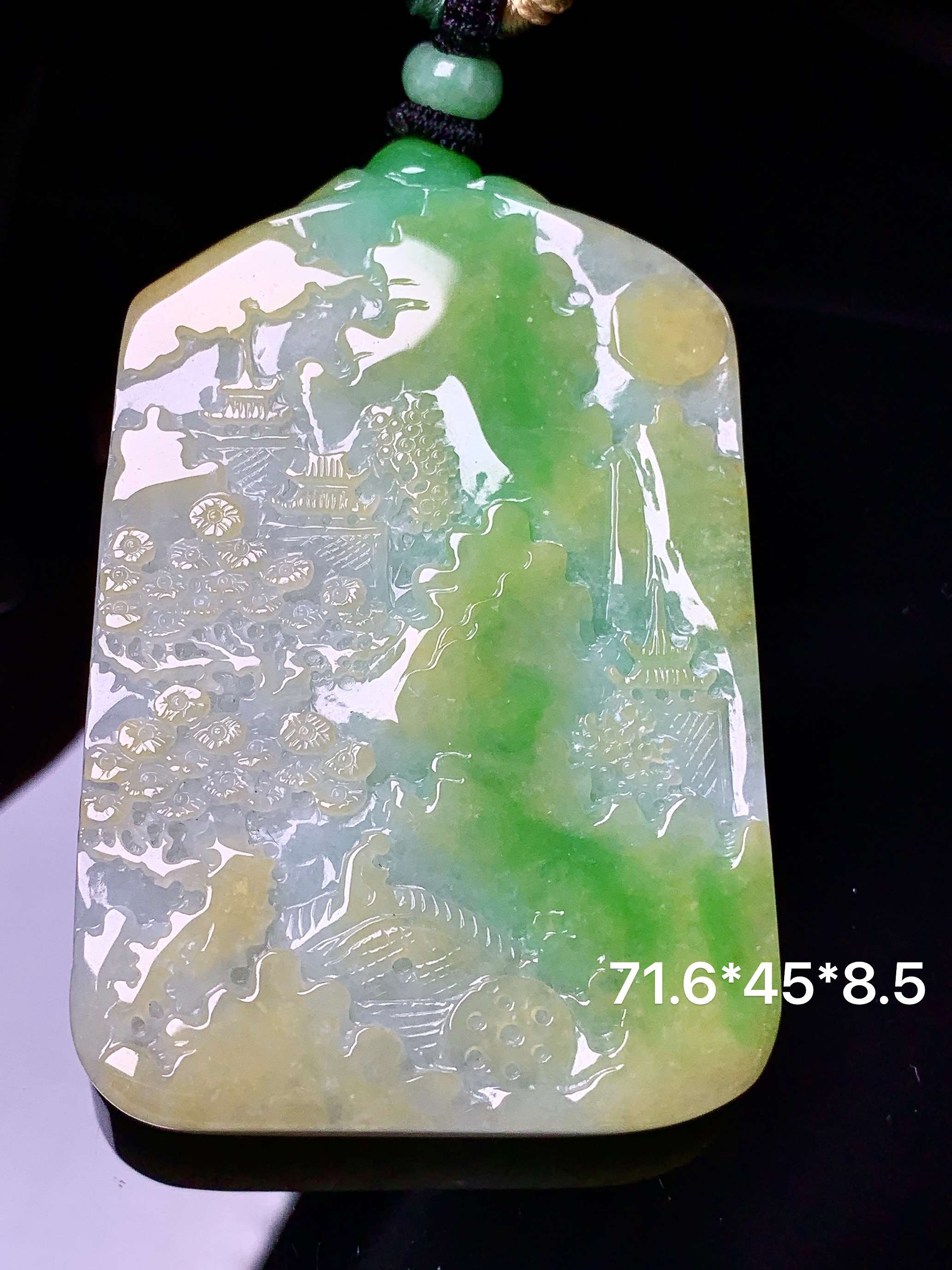 18k金钻镶嵌吊坠 玉质细腻 色泽艳丽清新 水润亮眼 整体尺寸71.6*45*8.5w1