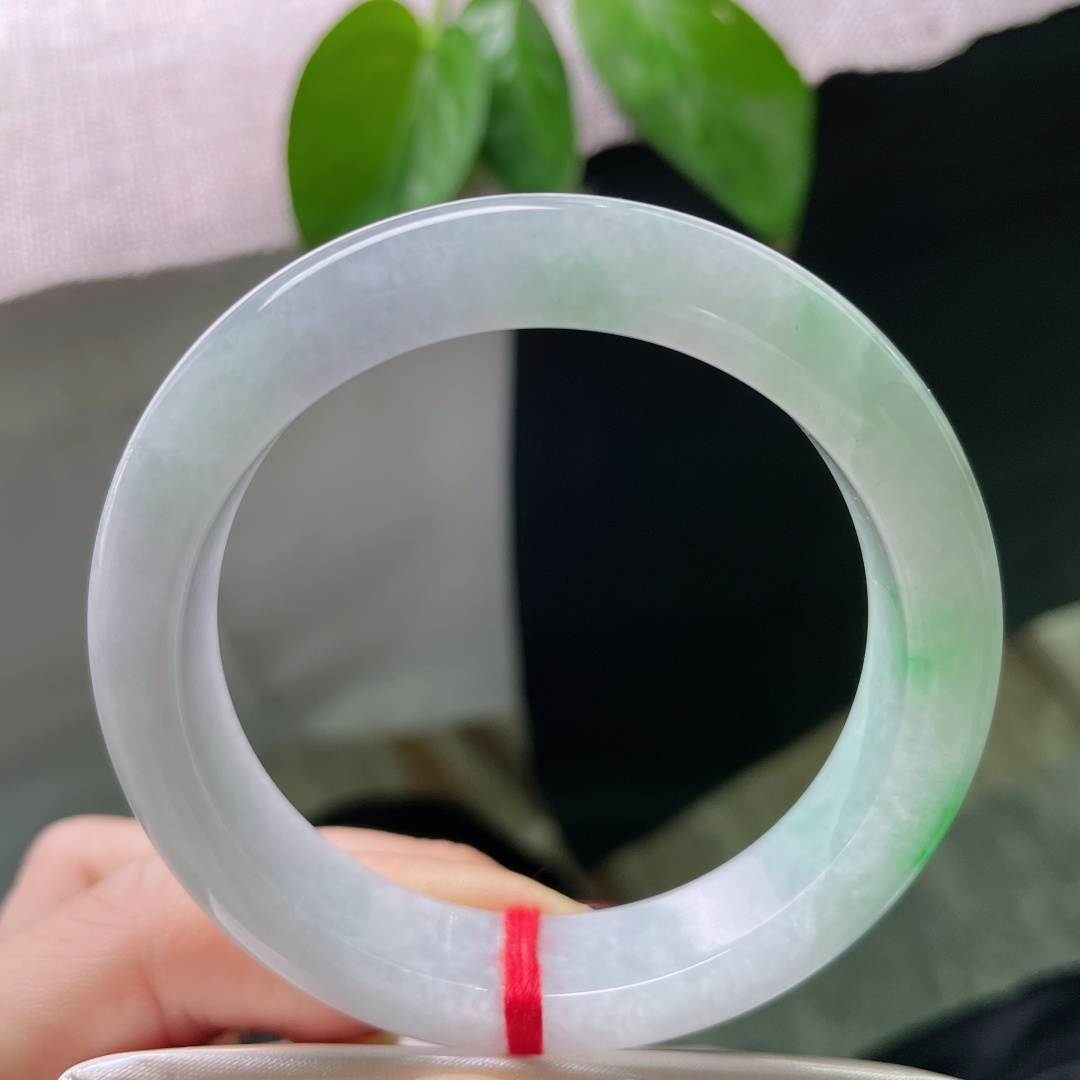 53.8/12.5/8.2，飘阳绿正圈，水头好，肉质细腻干净，鲜活灵动，皮纹，ss49887a