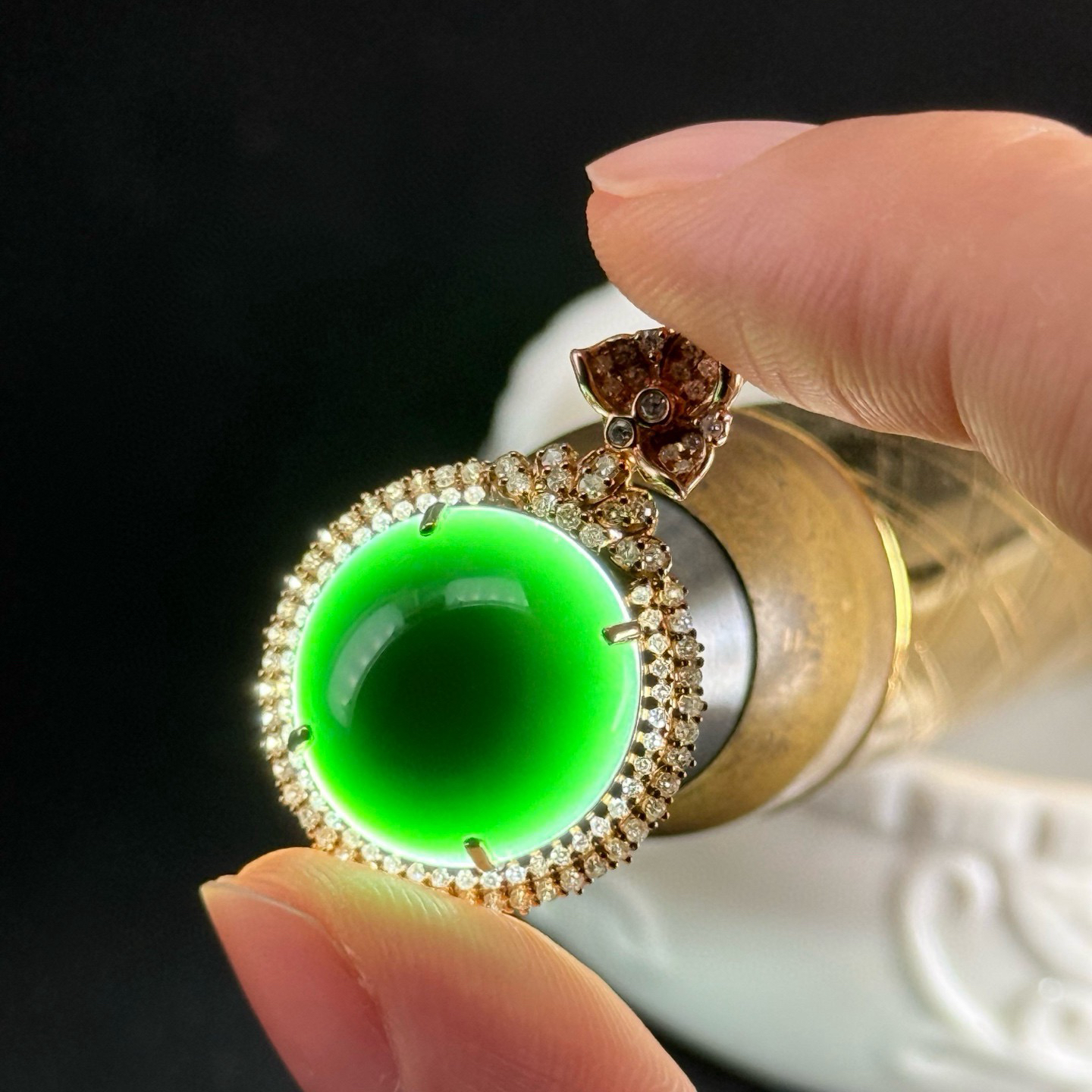 精品18k墨翠蛋面吊坠 种好色正 黑度极好 打灯通透 油性十足 尺寸30.5