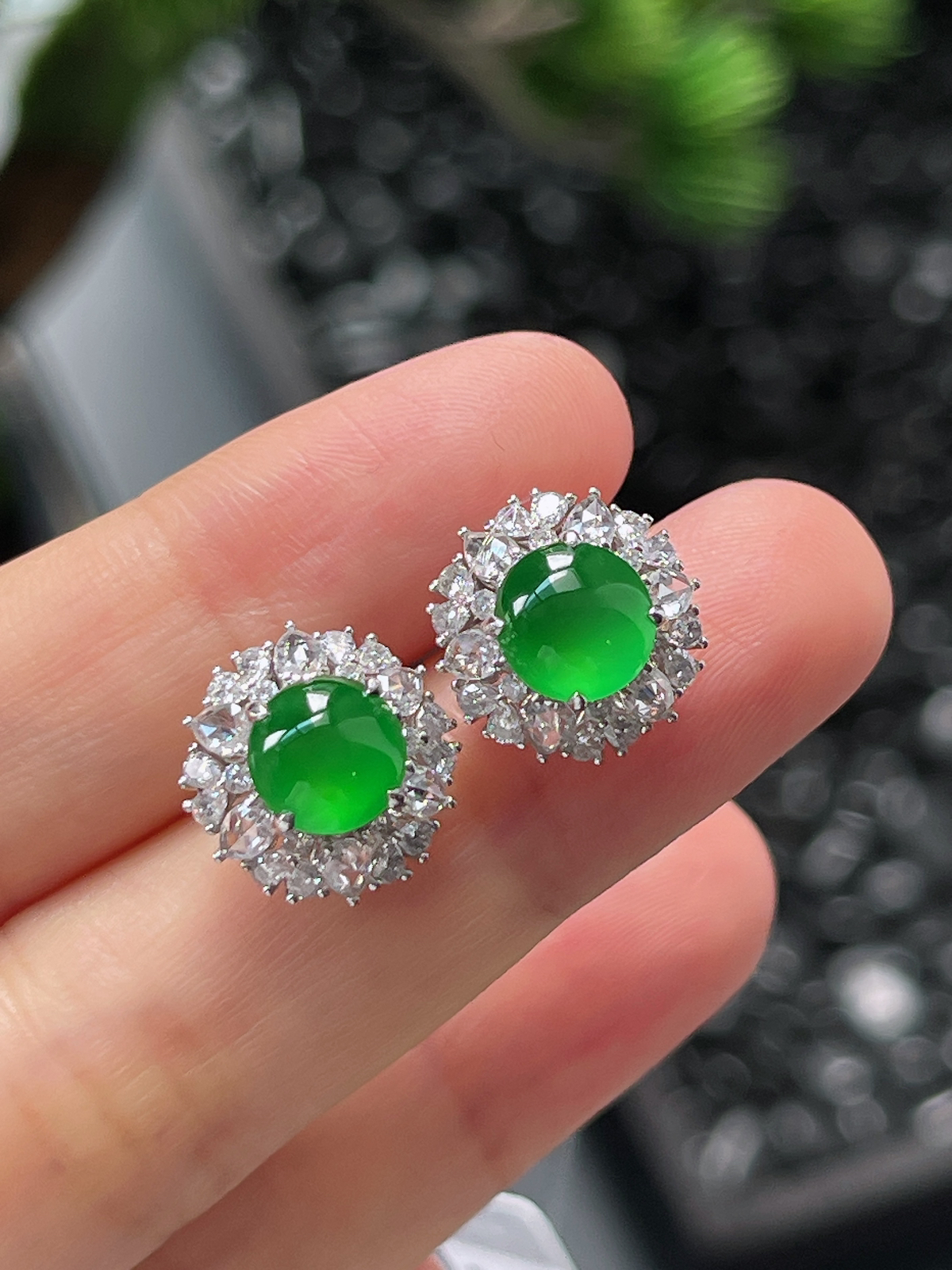 18k金 翡翠冰种满绿耳钉