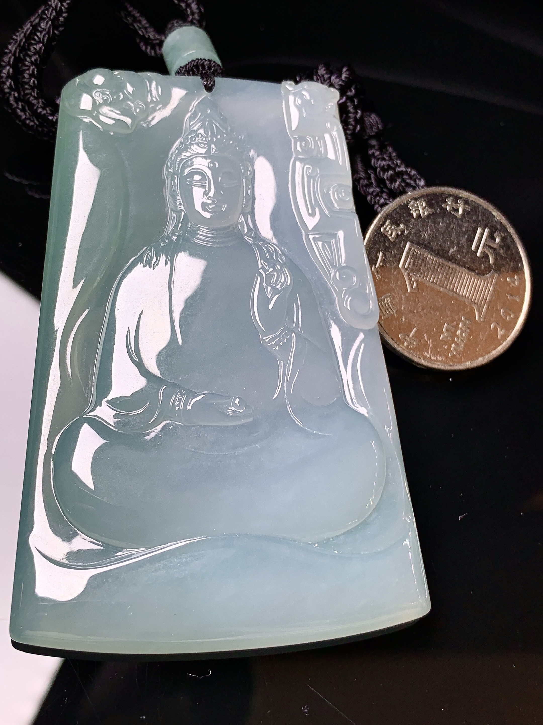 冰种观音菩萨吊坠 玉质细腻 色泽艳丽清新 水润亮眼 整体尺寸71.5*47.2*5.6L1